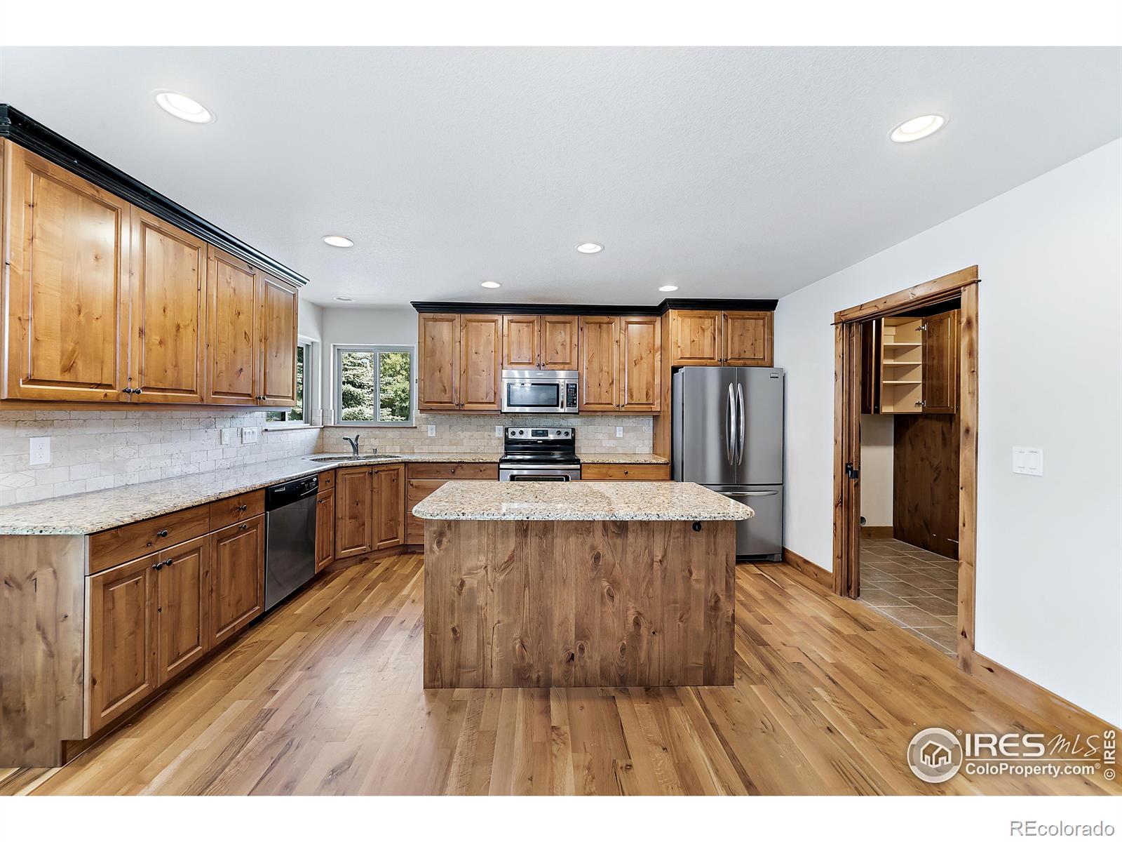 MLS Image #14 for 905  wilshire drive,berthoud, Colorado