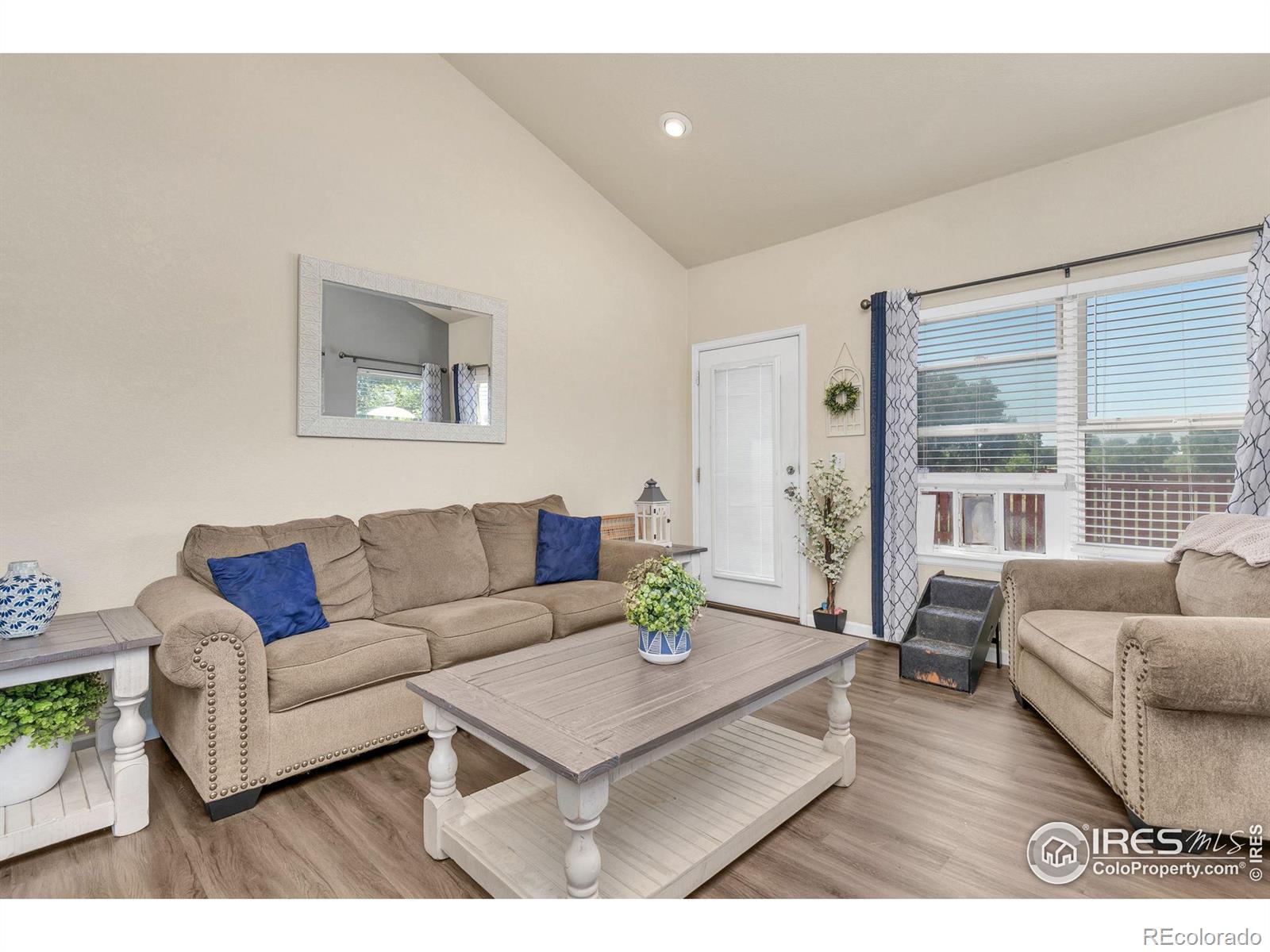 MLS Image #7 for 15555 e 40th avenue,denver, Colorado