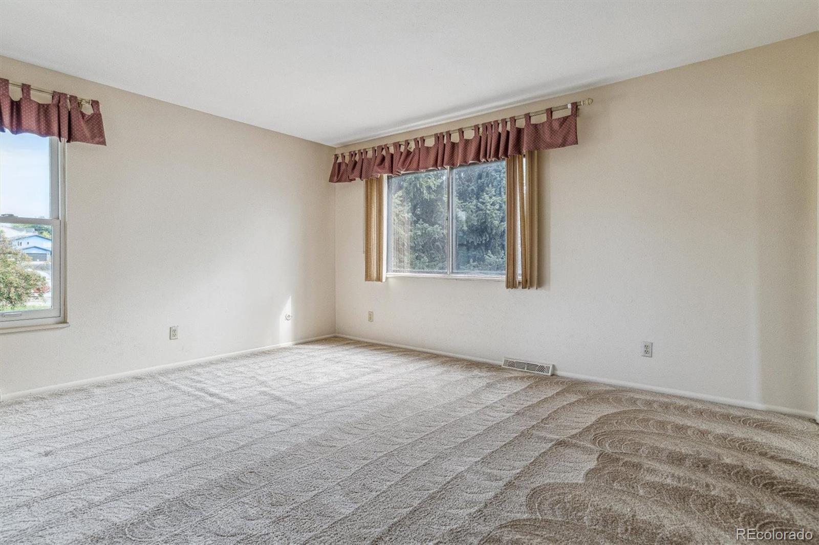 MLS Image #11 for 7302 e bates drive,denver, Colorado