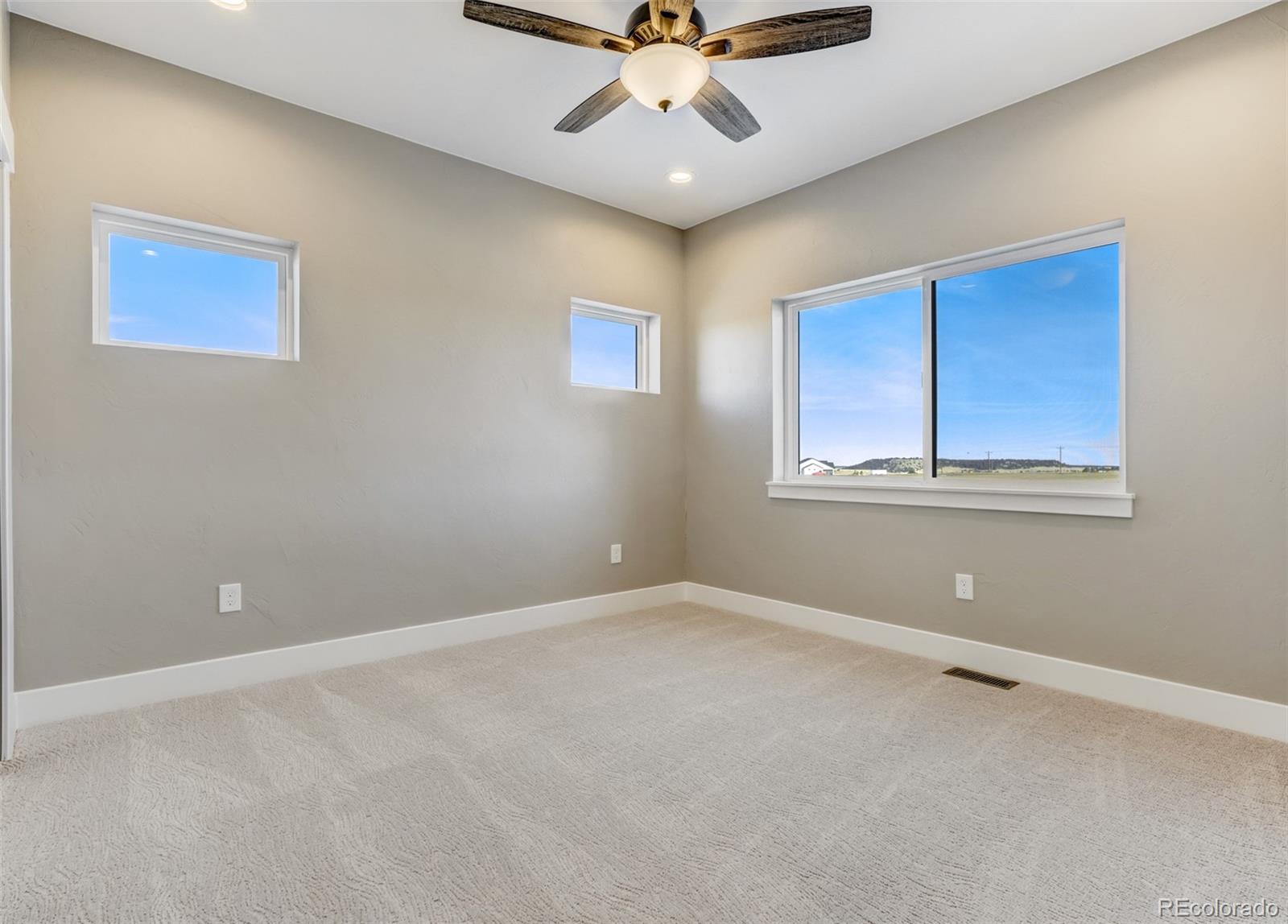 MLS Image #22 for 11921  woodridge terrace,colorado springs, Colorado
