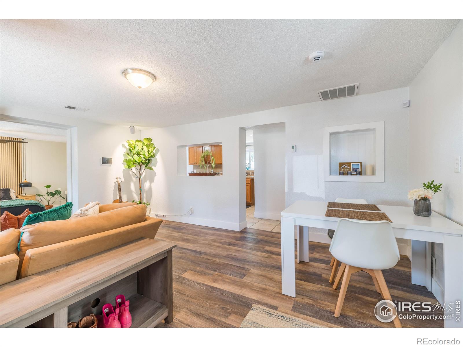 MLS Image #4 for 1213 s perry street,denver, Colorado