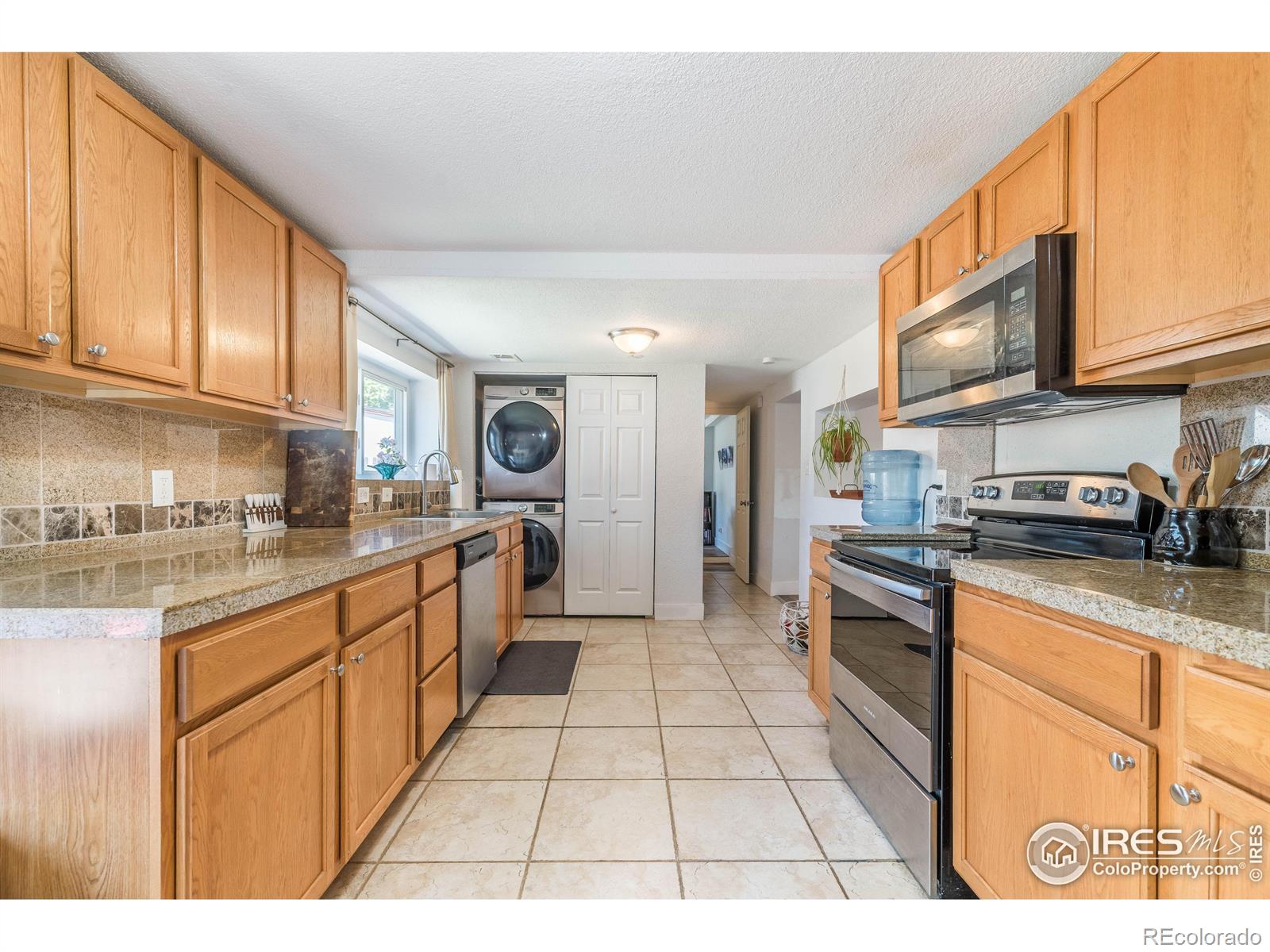 MLS Image #7 for 1213 s perry street,denver, Colorado