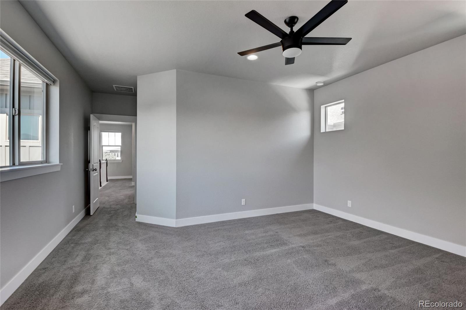 MLS Image #10 for 8668 e 54th place,denver, Colorado