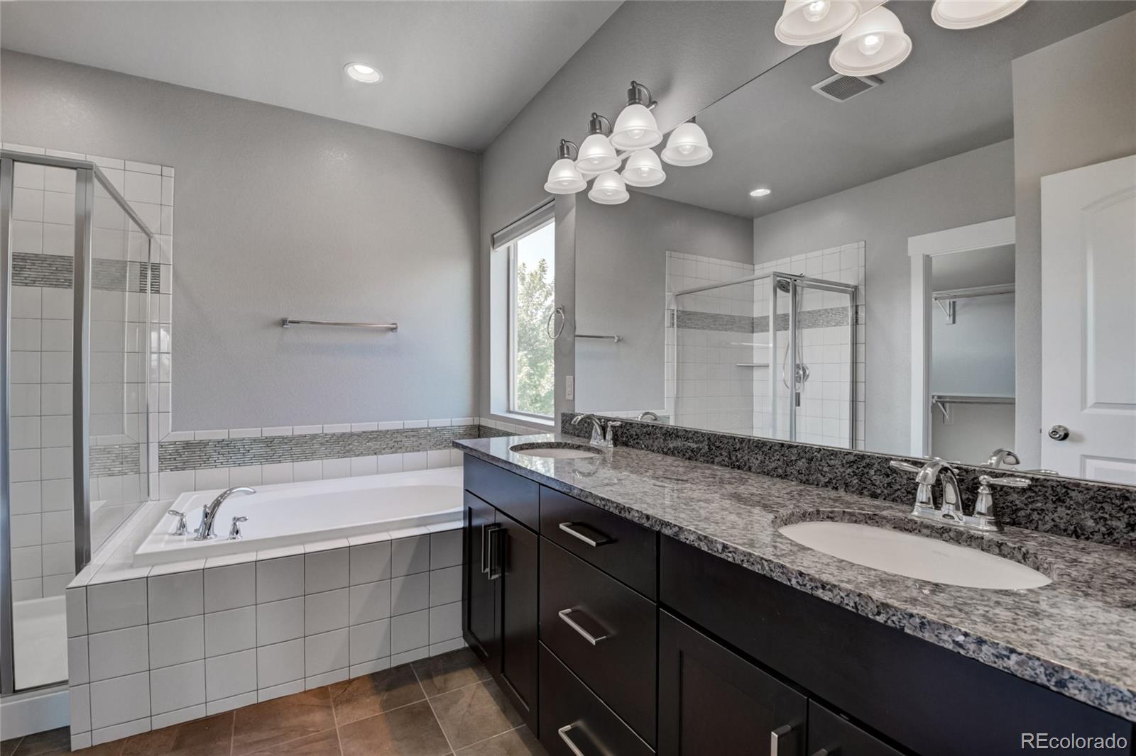 MLS Image #11 for 8668 e 54th place,denver, Colorado