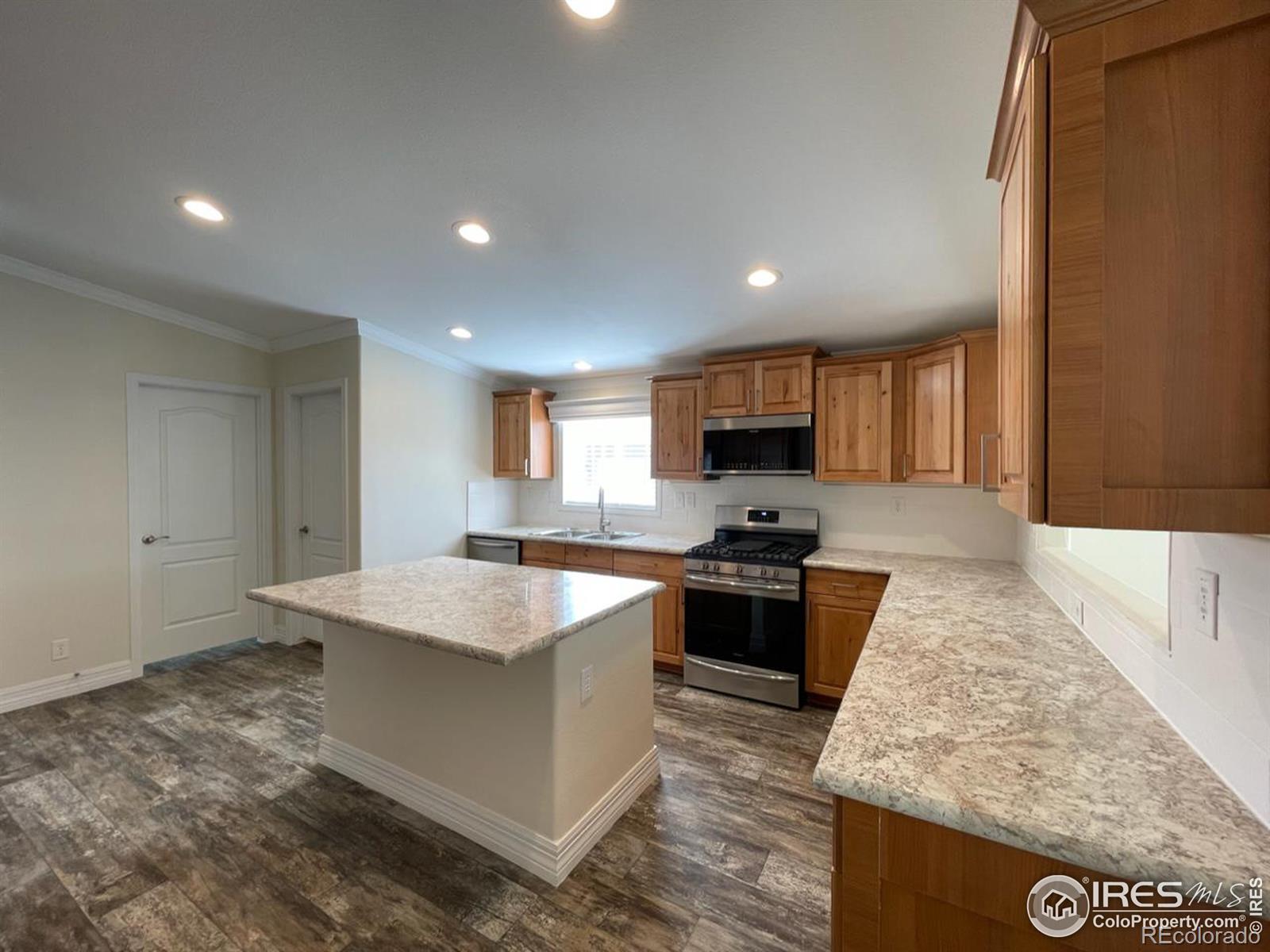 CMA Image for 121  Juniper Circle,Log Lane Village, Colorado