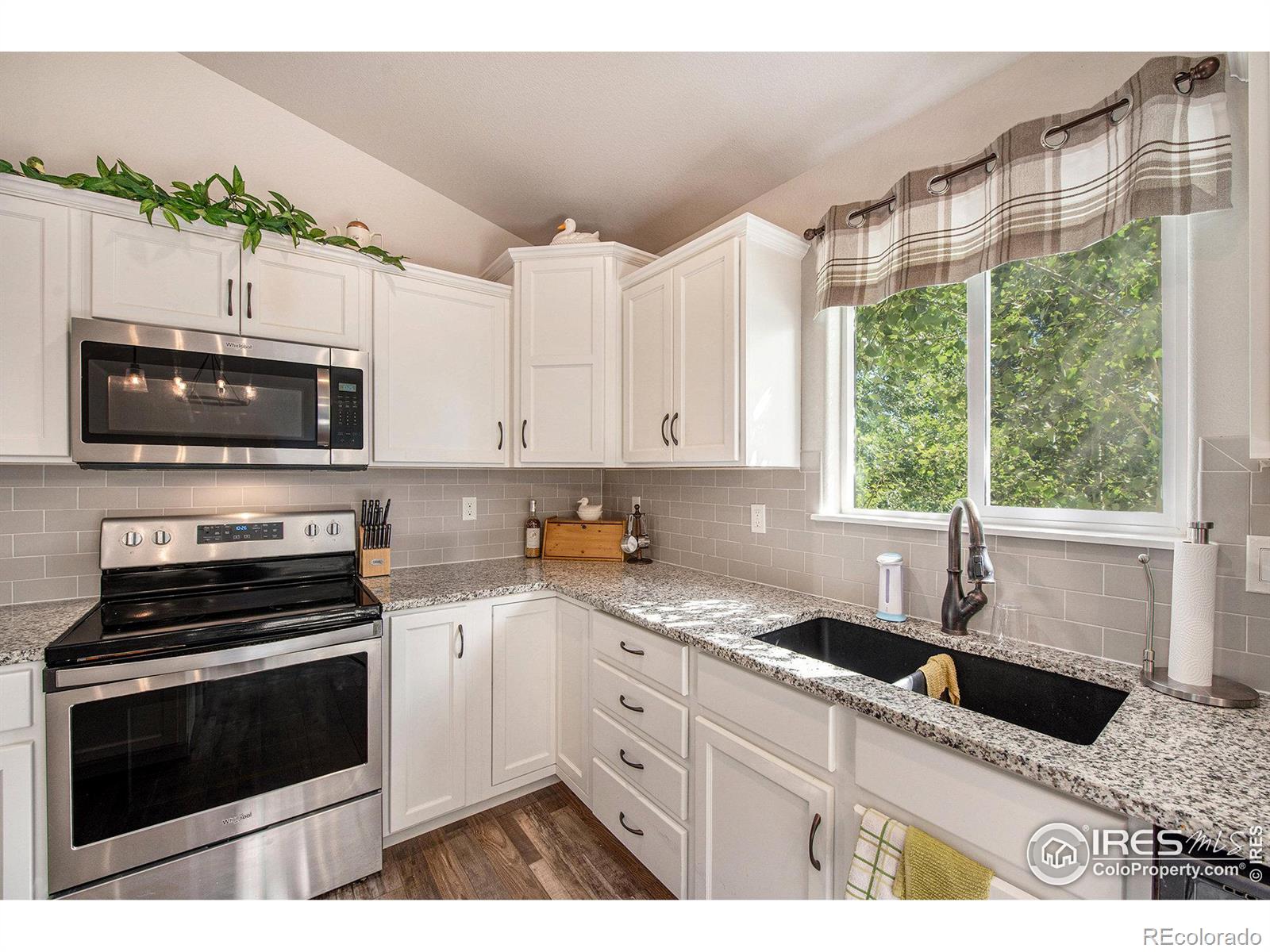 MLS Image #9 for 407  windgate court,johnstown, Colorado