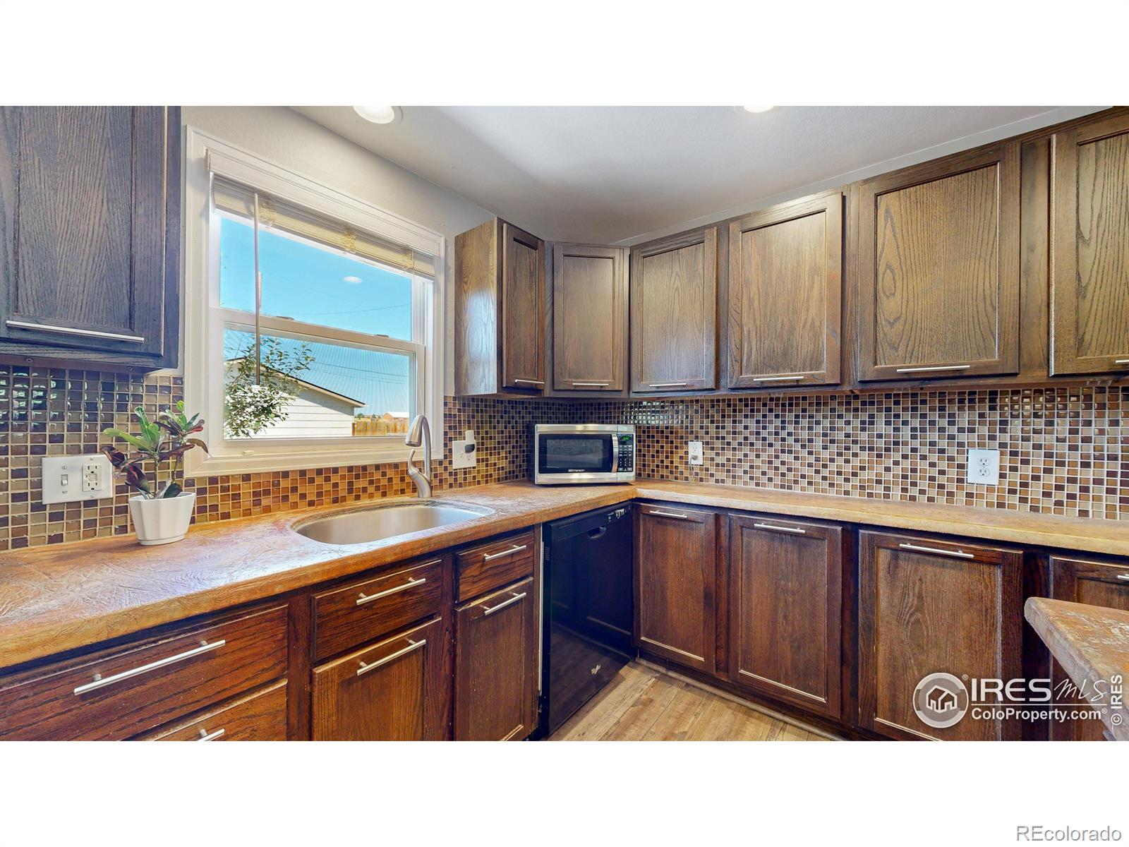 MLS Image #10 for 827 e 8th street,loveland, Colorado