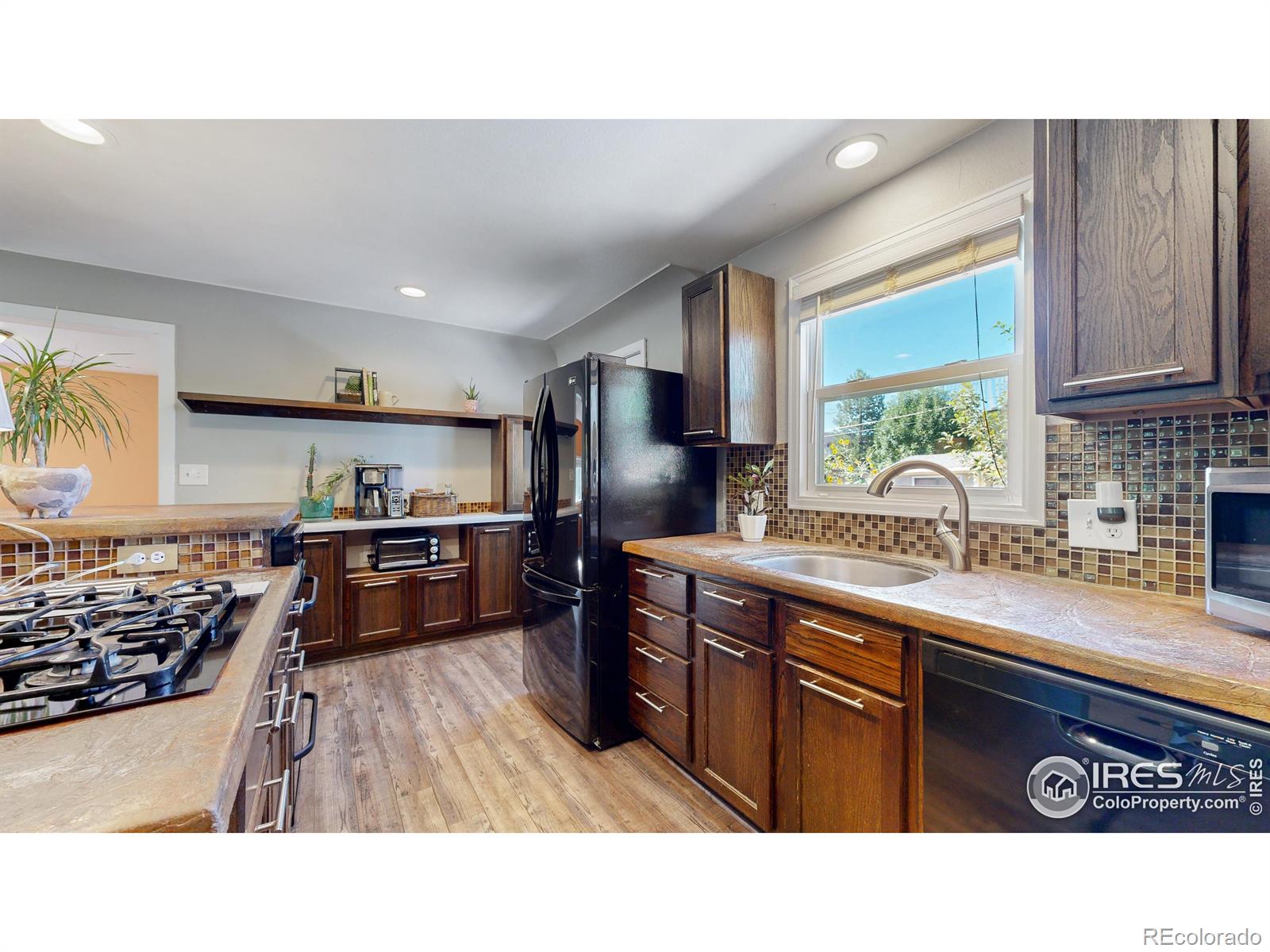 MLS Image #11 for 827 e 8th street,loveland, Colorado