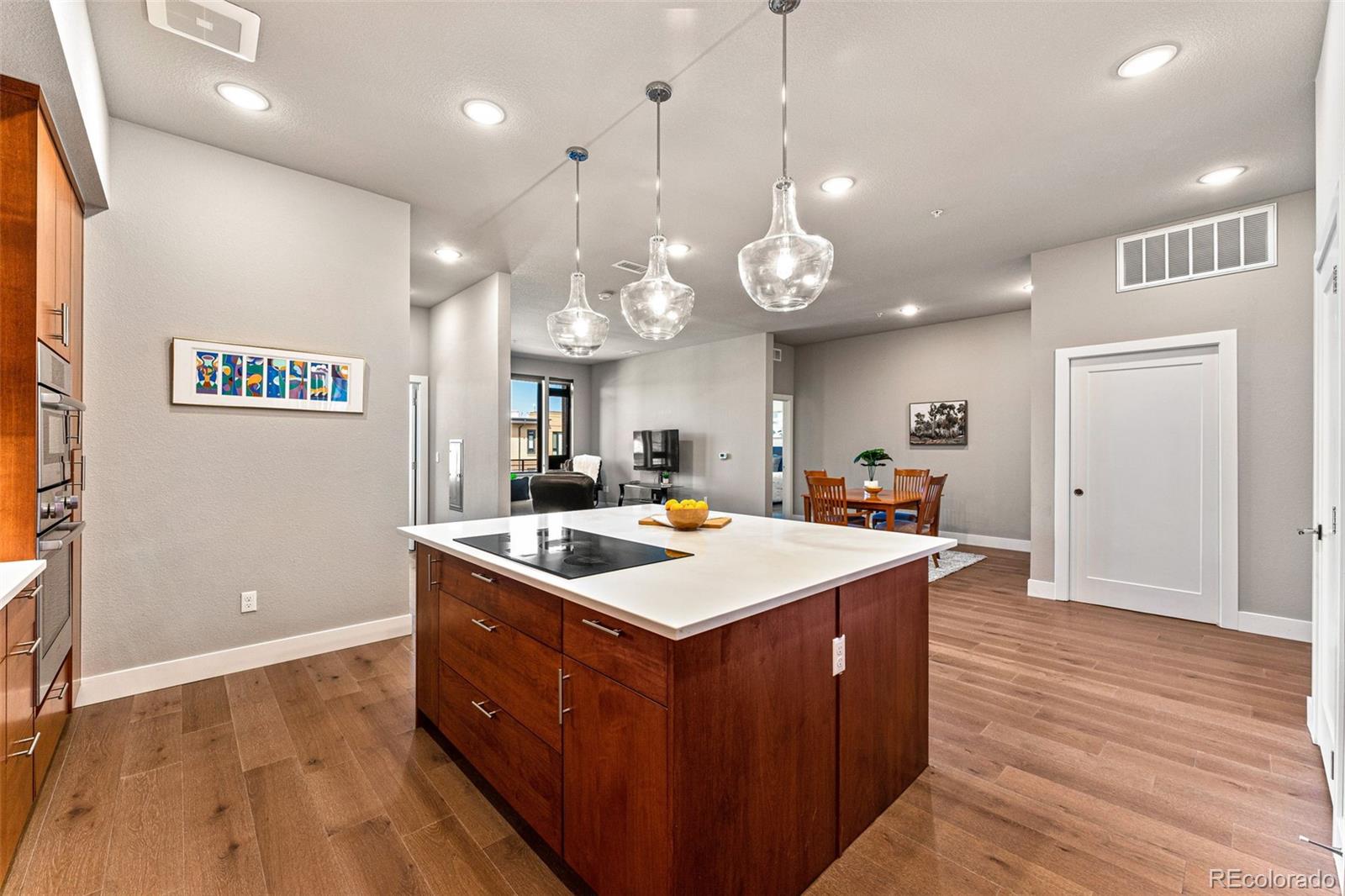 MLS Image #11 for 6618 e lowry boulevard 305,denver, Colorado