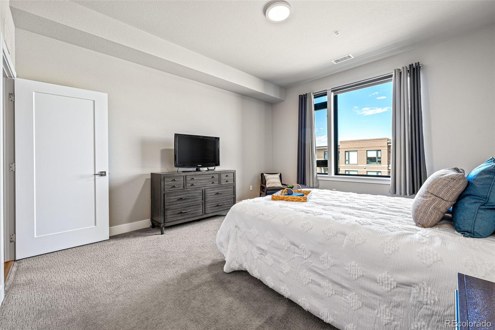 MLS Image #18 for 6618 e lowry boulevard 305,denver, Colorado