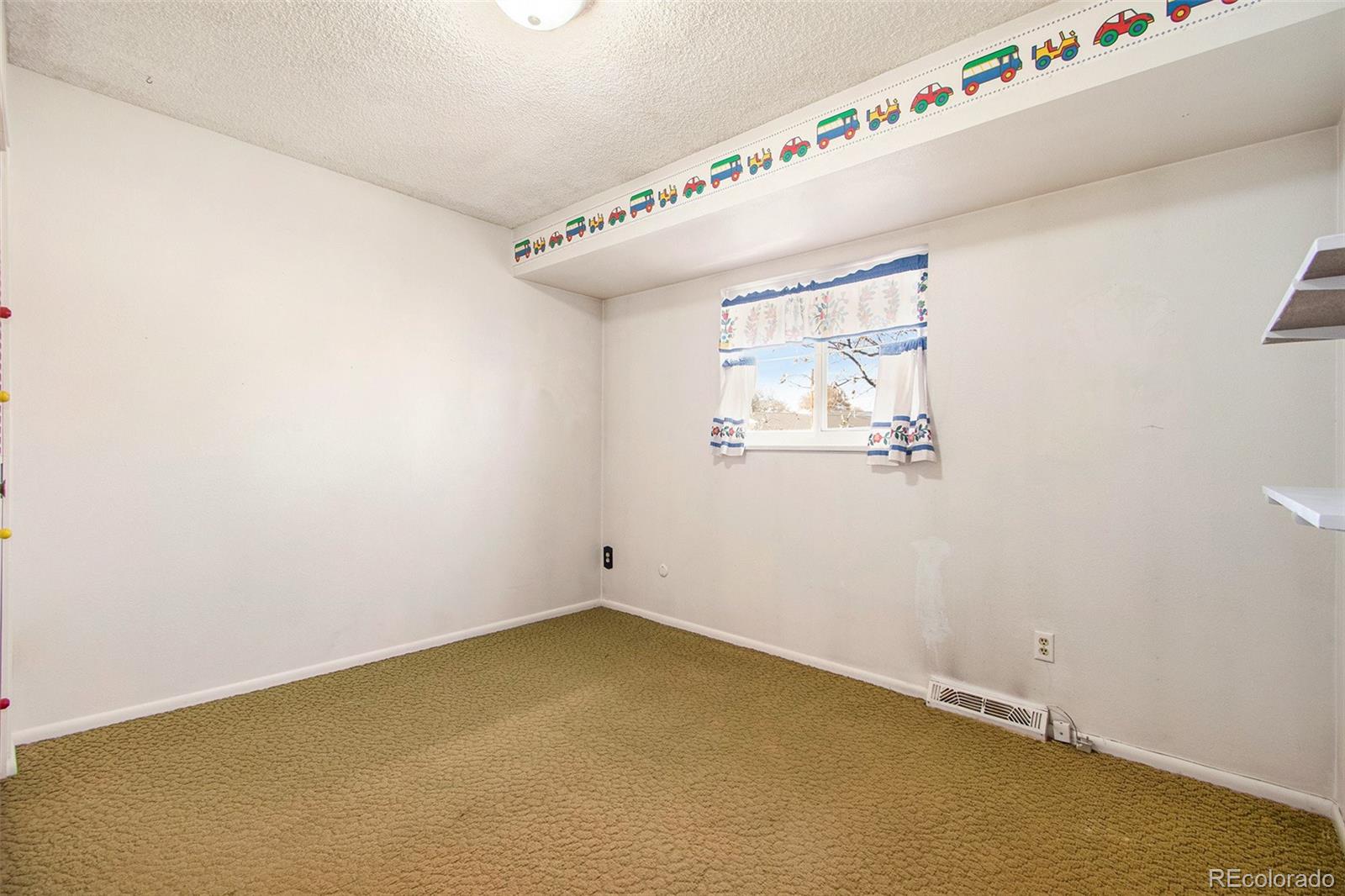 MLS Image #9 for 9172 e nassau avenue,denver, Colorado