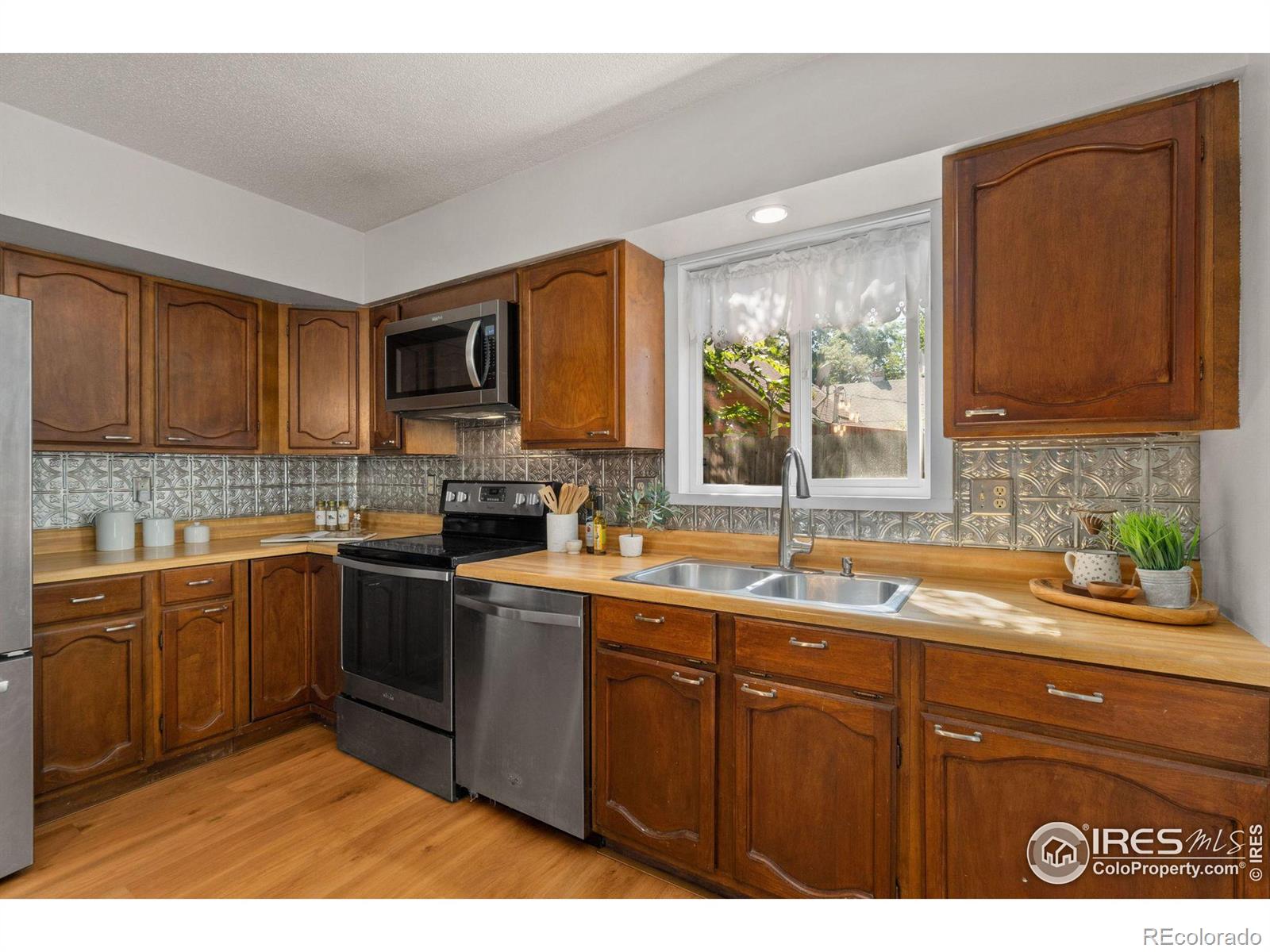 MLS Image #7 for 545 e 11th street,loveland, Colorado