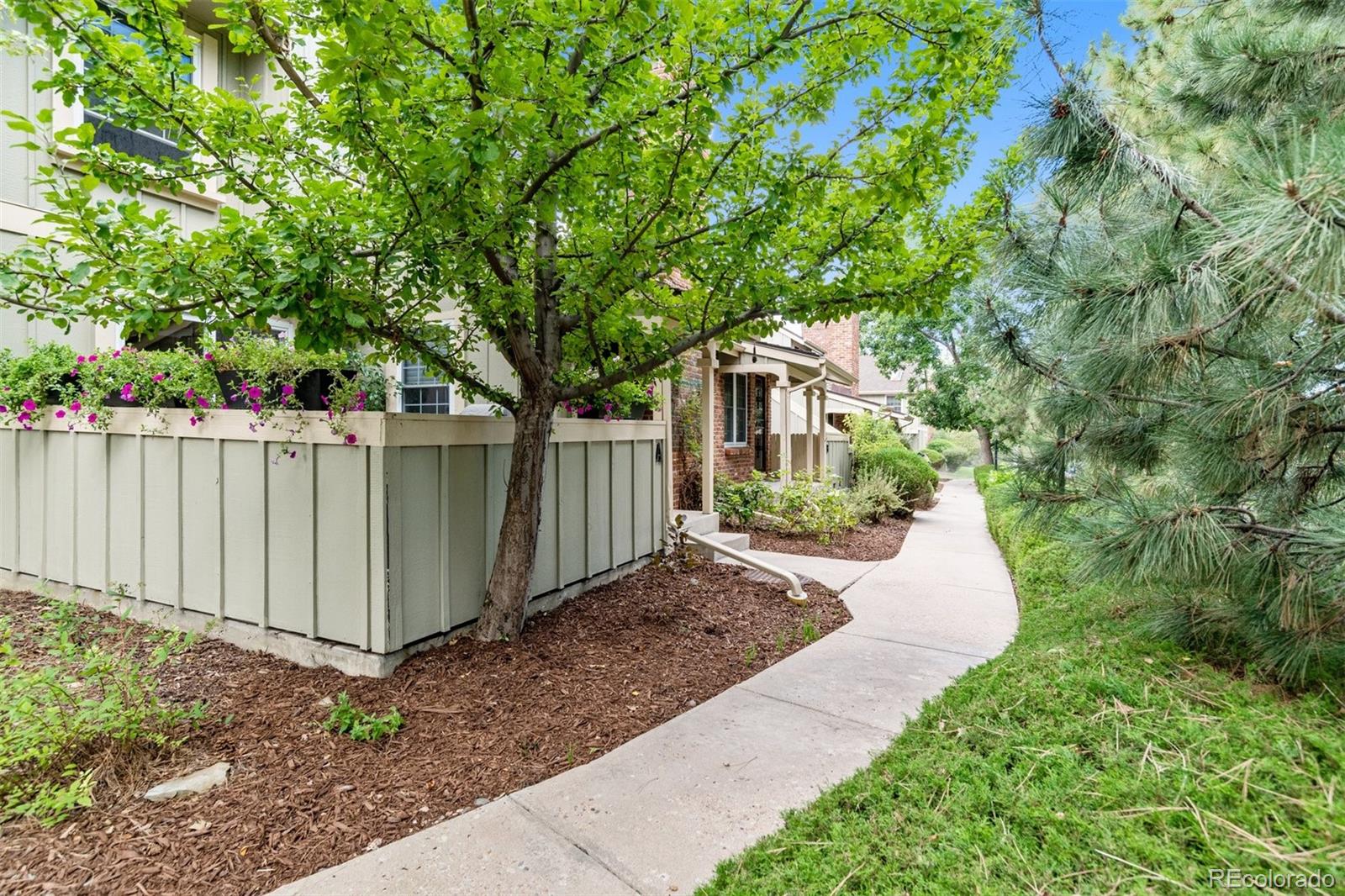MLS Image #1 for 7761 s curtice drive,littleton, Colorado