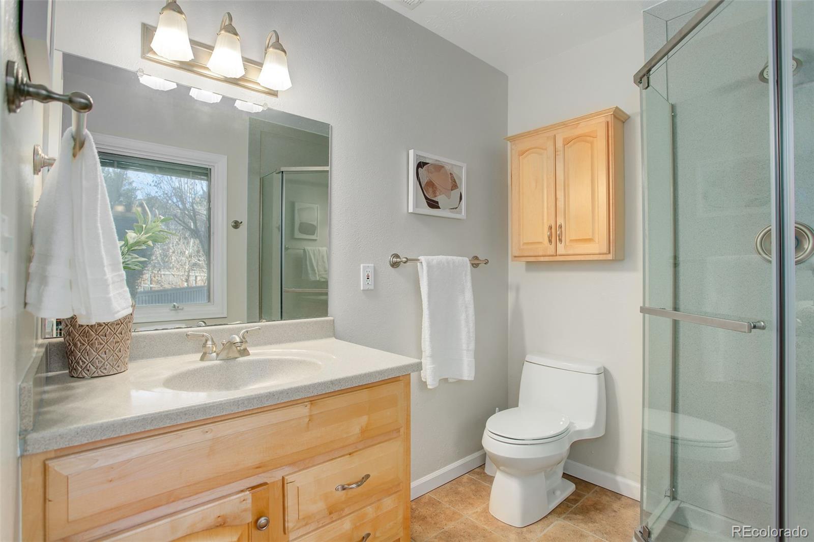 MLS Image #14 for 2752 s roslyn street,denver, Colorado