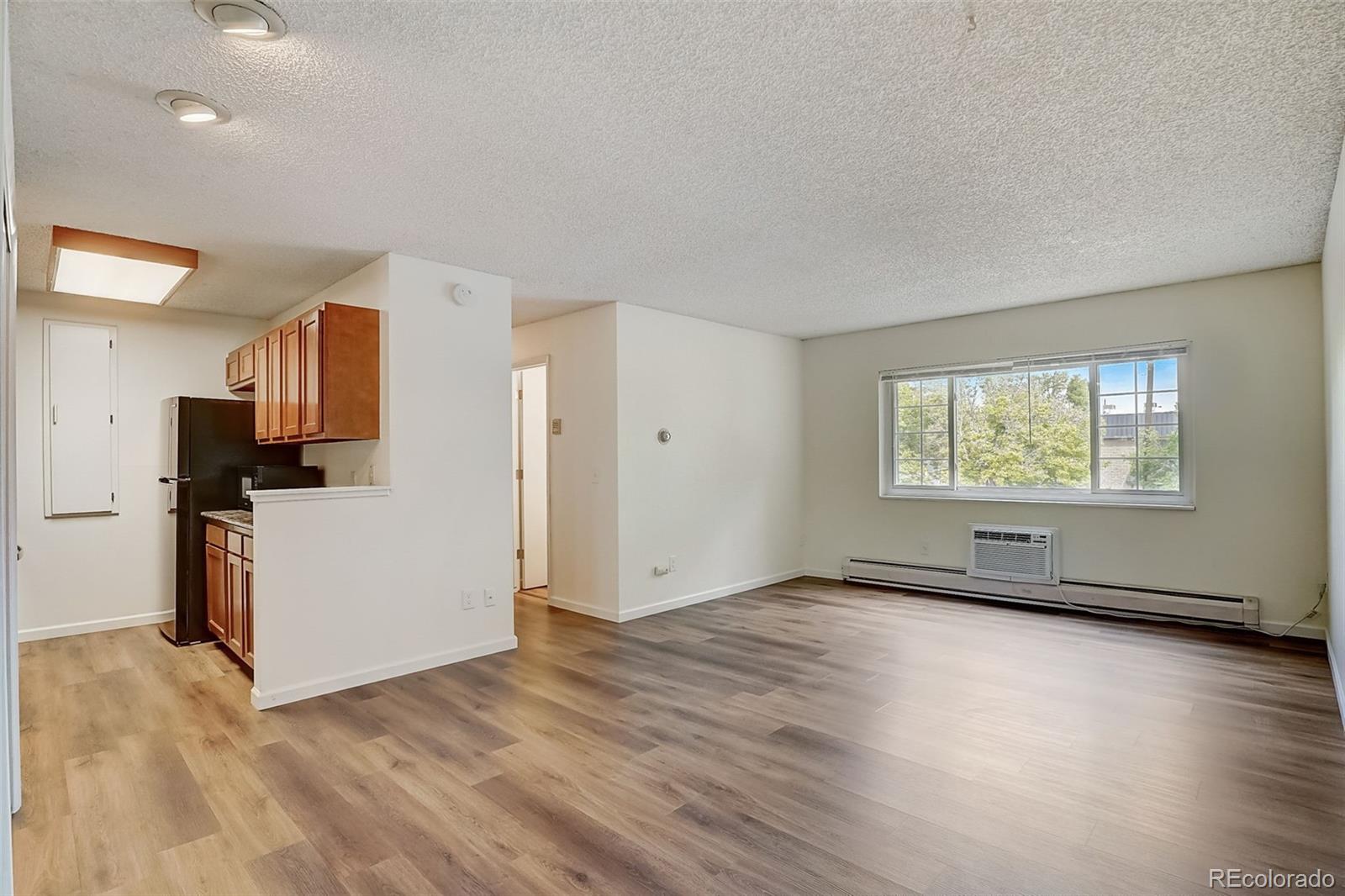 MLS Image #4 for 2225 s jasmine street 214,denver, Colorado