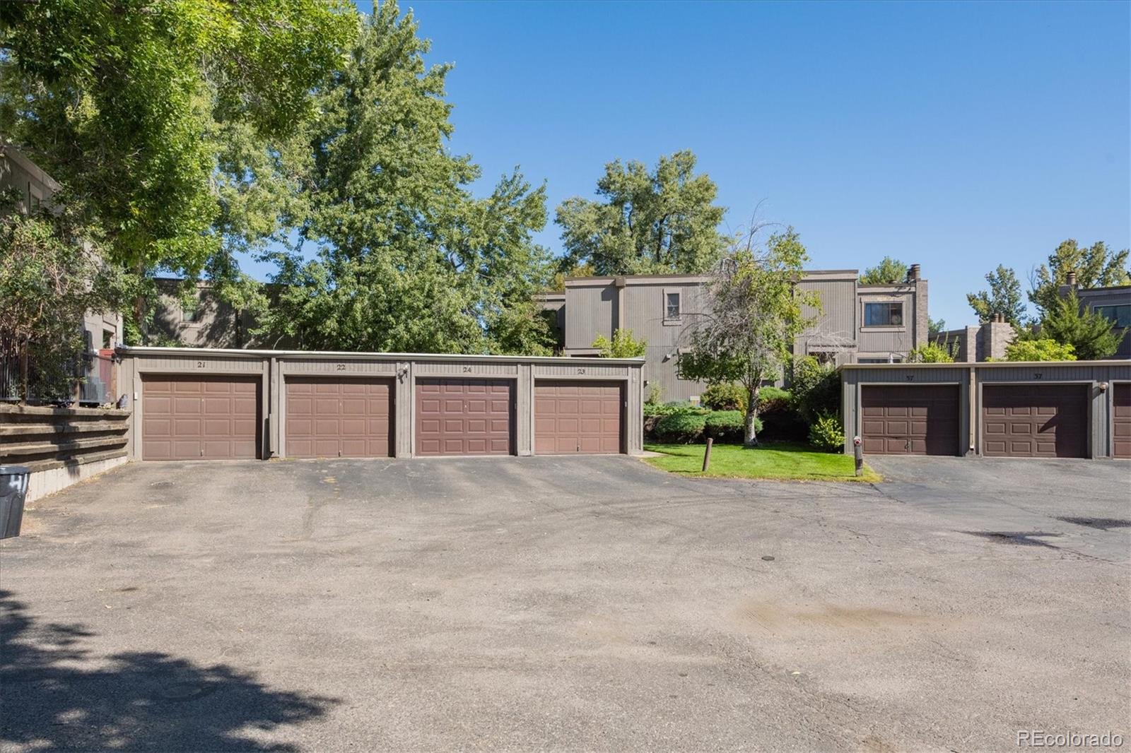 MLS Image #21 for 1141 s yosemite way,denver, Colorado