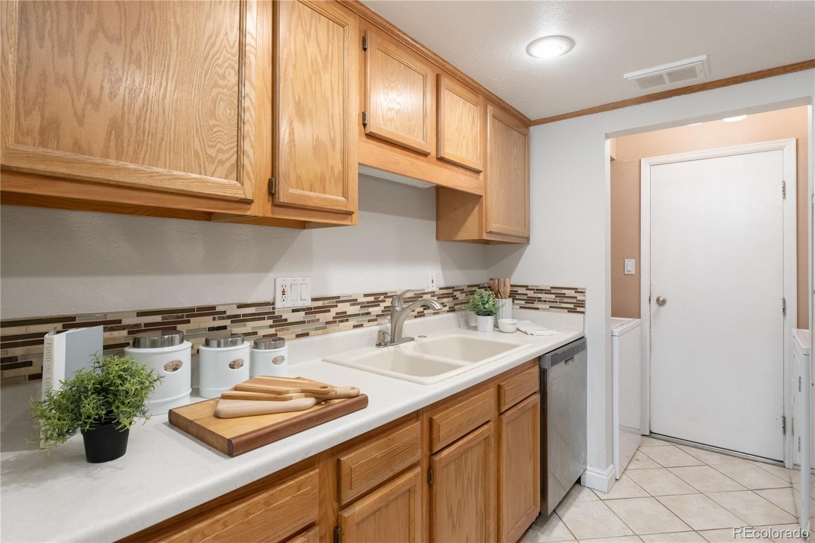 MLS Image #13 for 7723 w 87th drive,arvada, Colorado