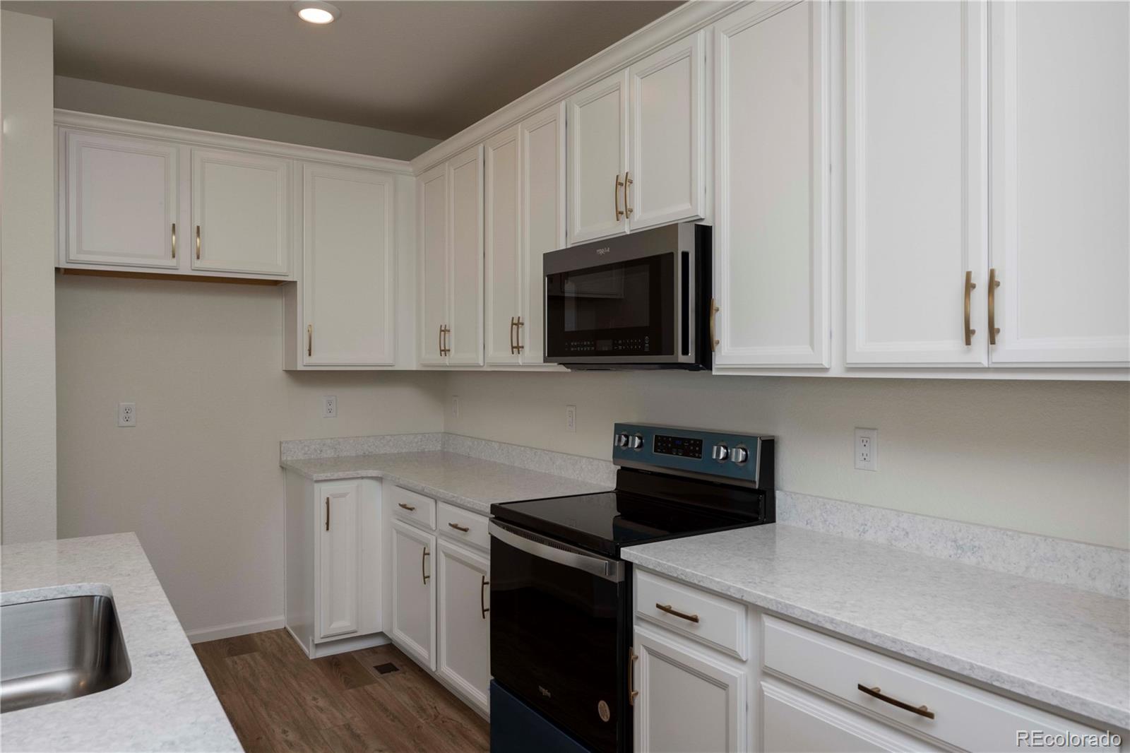 MLS Image #12 for 658 n bersshine court,aurora, Colorado