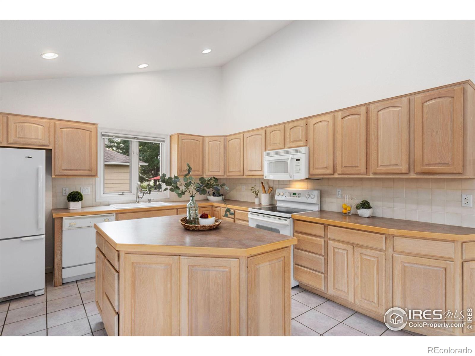 MLS Image #10 for 1768  stove prairie circle,loveland, Colorado