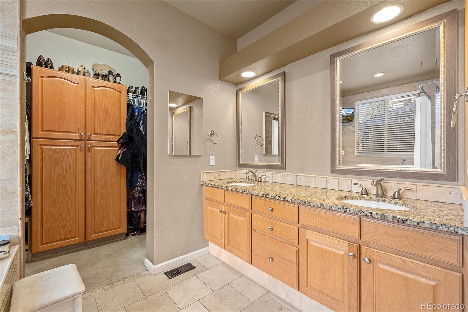 MLS Image #17 for 20757 e caley place,aurora, Colorado