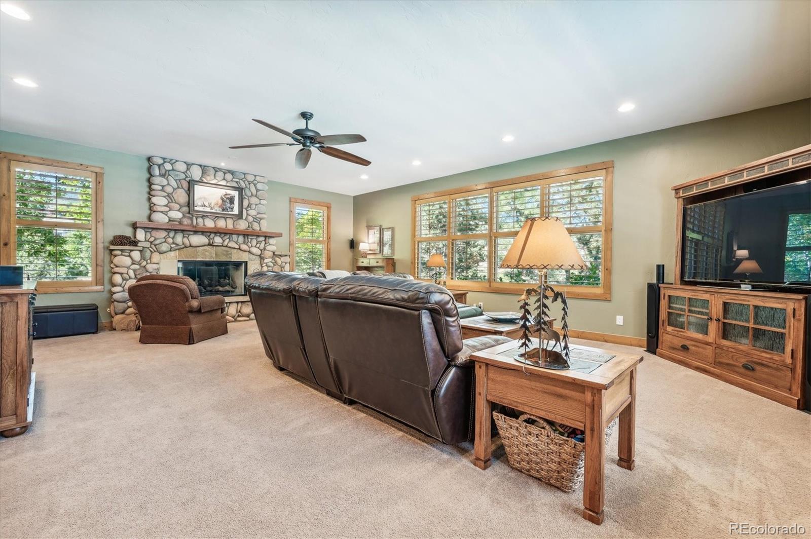 MLS Image #12 for 9232 s buffalo drive,littleton, Colorado