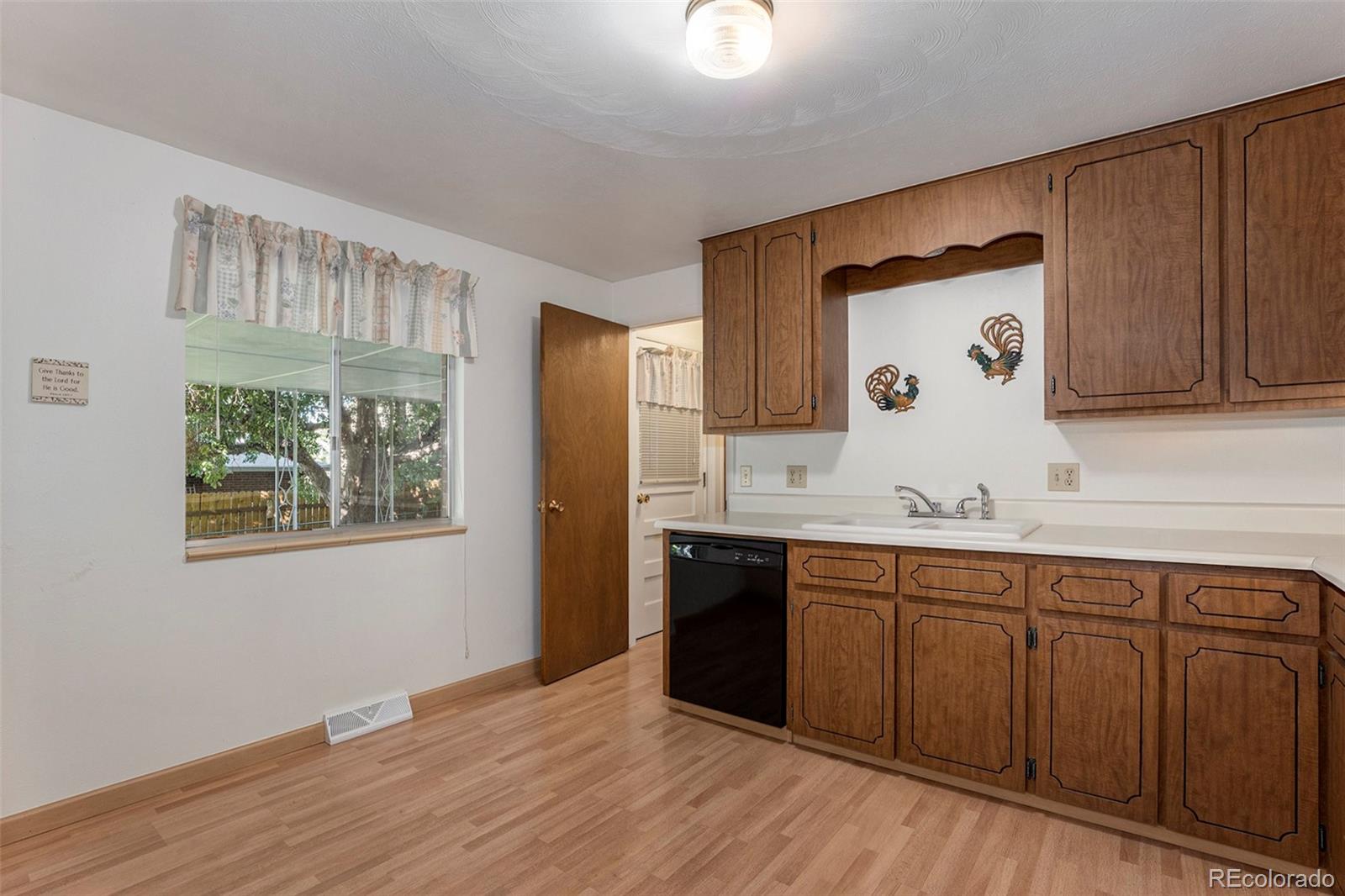 MLS Image #5 for 6321  chase street,arvada, Colorado