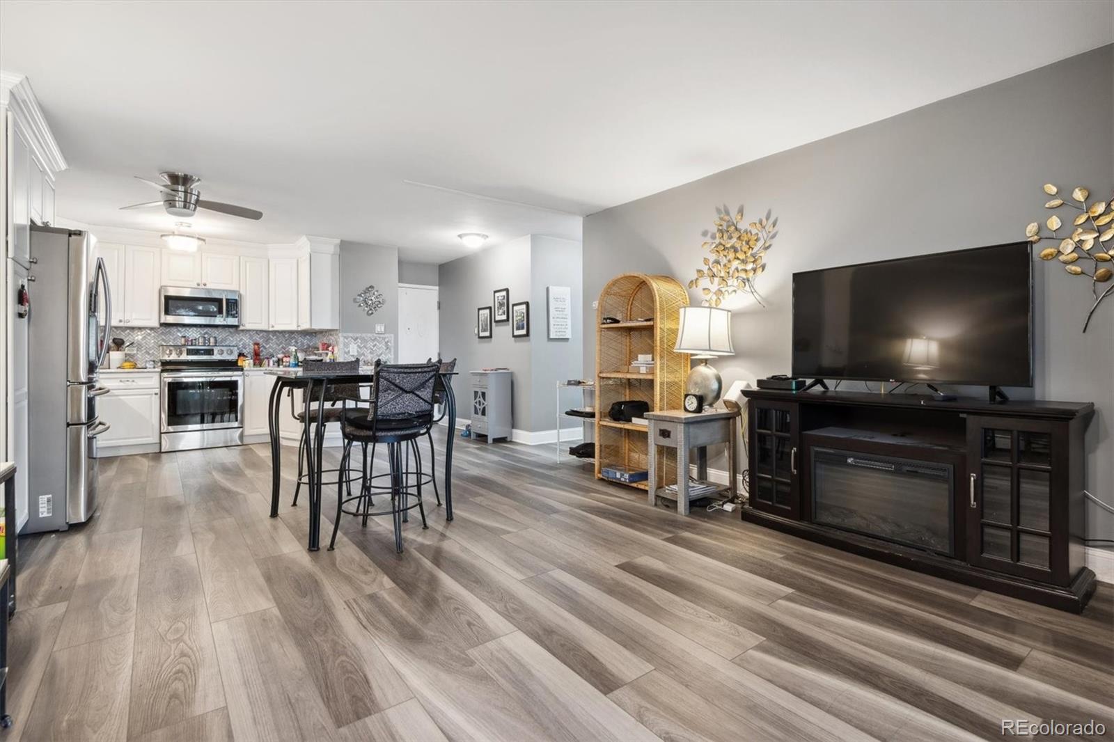 MLS Image #7 for 715 s alton way,denver, Colorado