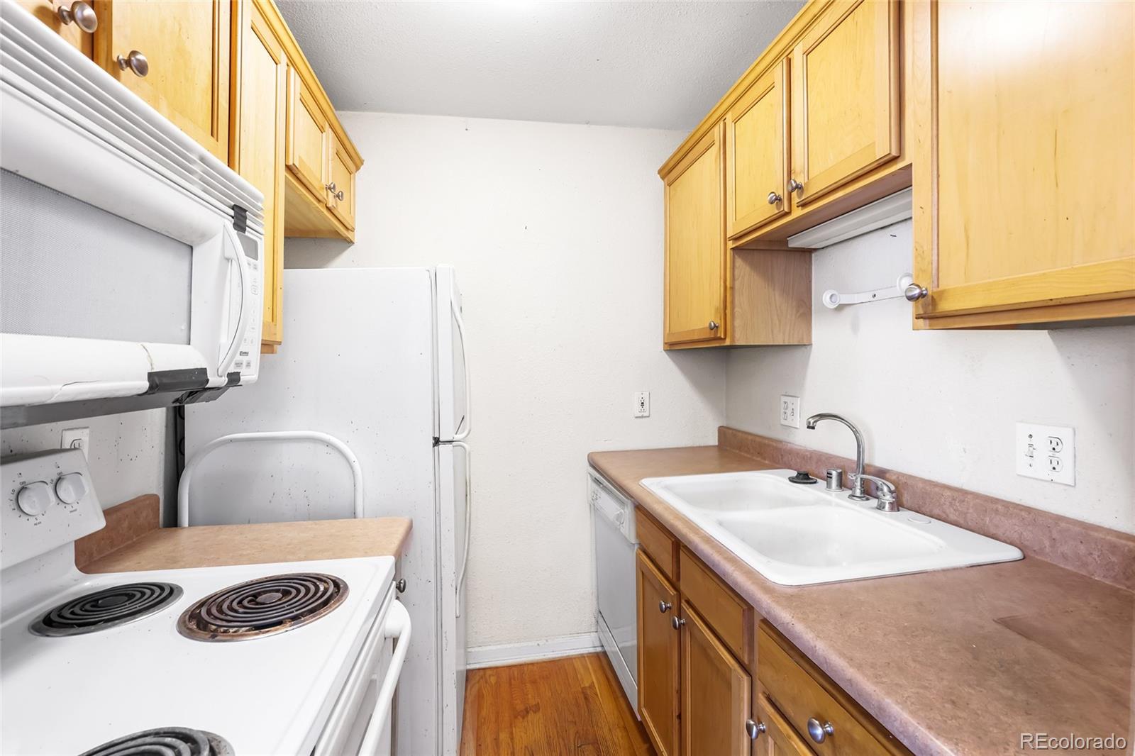 MLS Image #6 for 1520  glencoe street 2,denver, Colorado