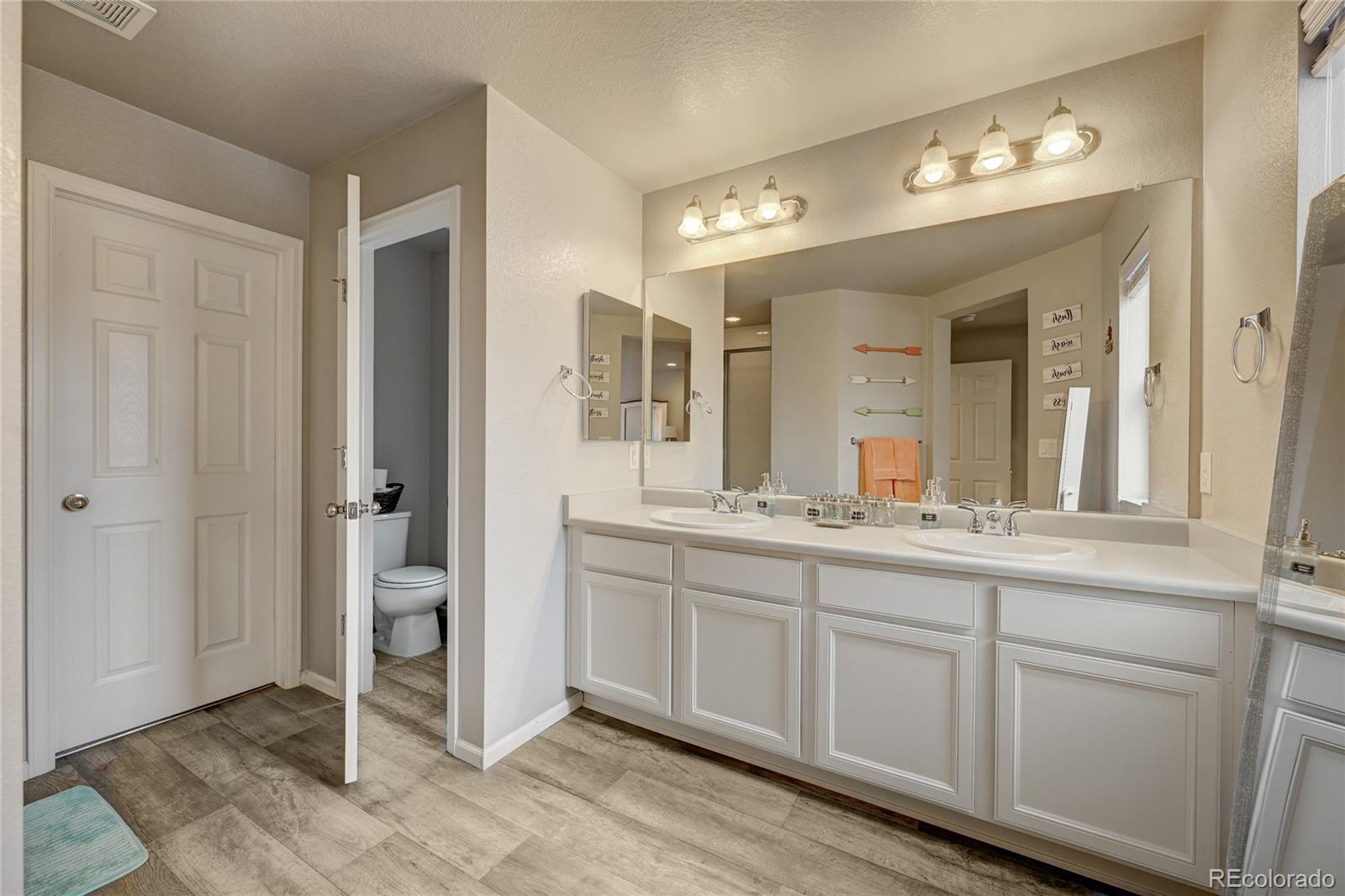 MLS Image #10 for 16043 e warner place ,denver, Colorado