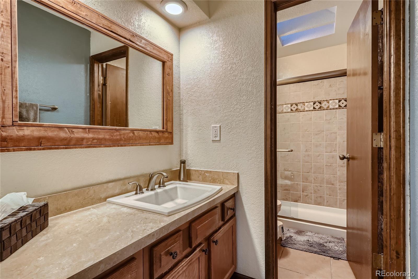 MLS Image #11 for 36 s eagle circle,aurora, Colorado