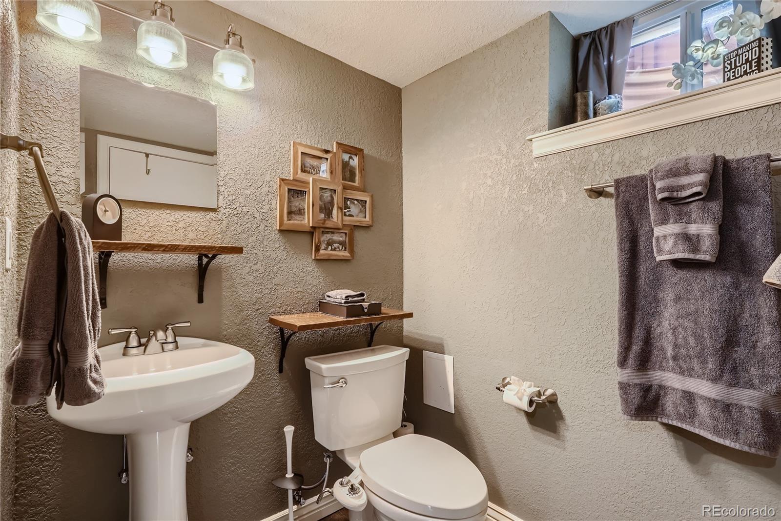 MLS Image #19 for 36 s eagle circle,aurora, Colorado