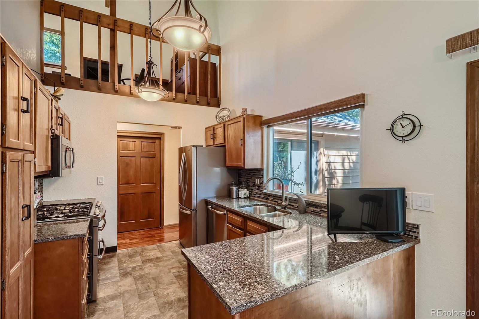 MLS Image #7 for 36 s eagle circle,aurora, Colorado