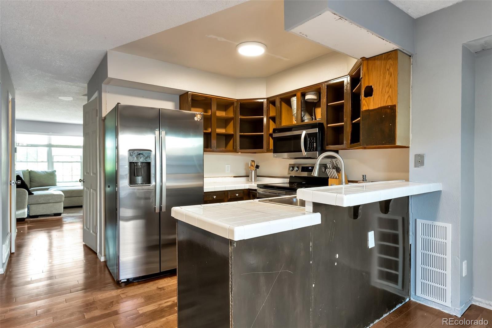 MLS Image #3 for 1811 s quebec way,denver, Colorado