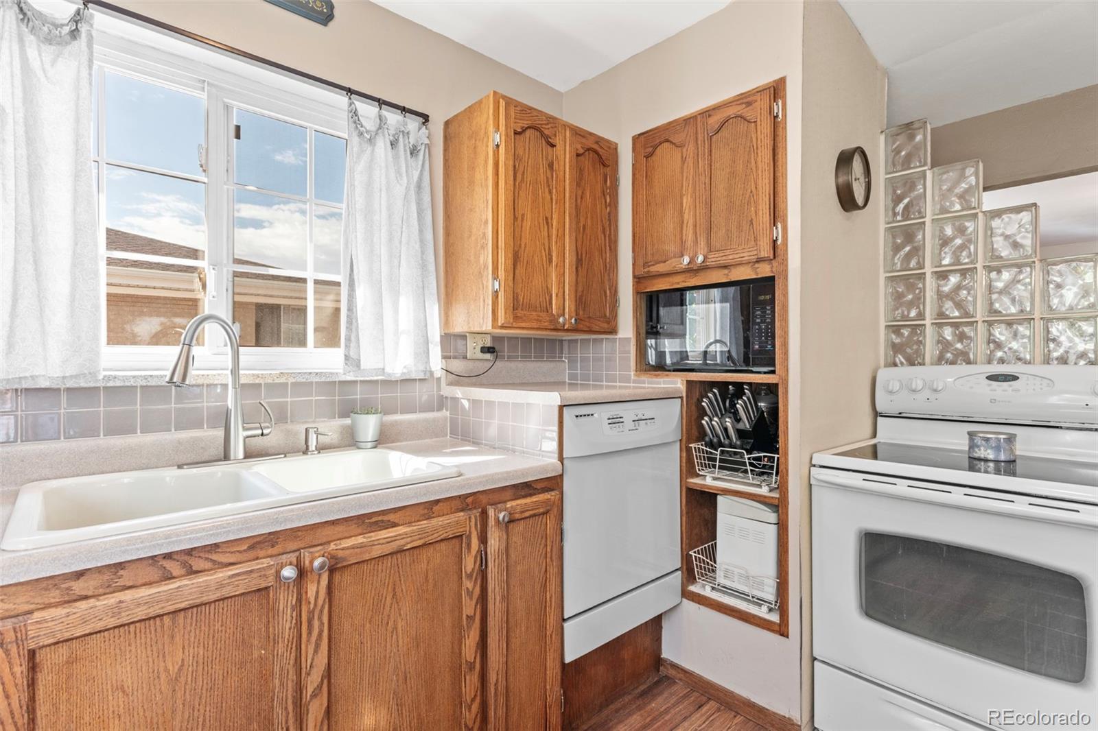 MLS Image #7 for 5985  grape street,commerce city, Colorado