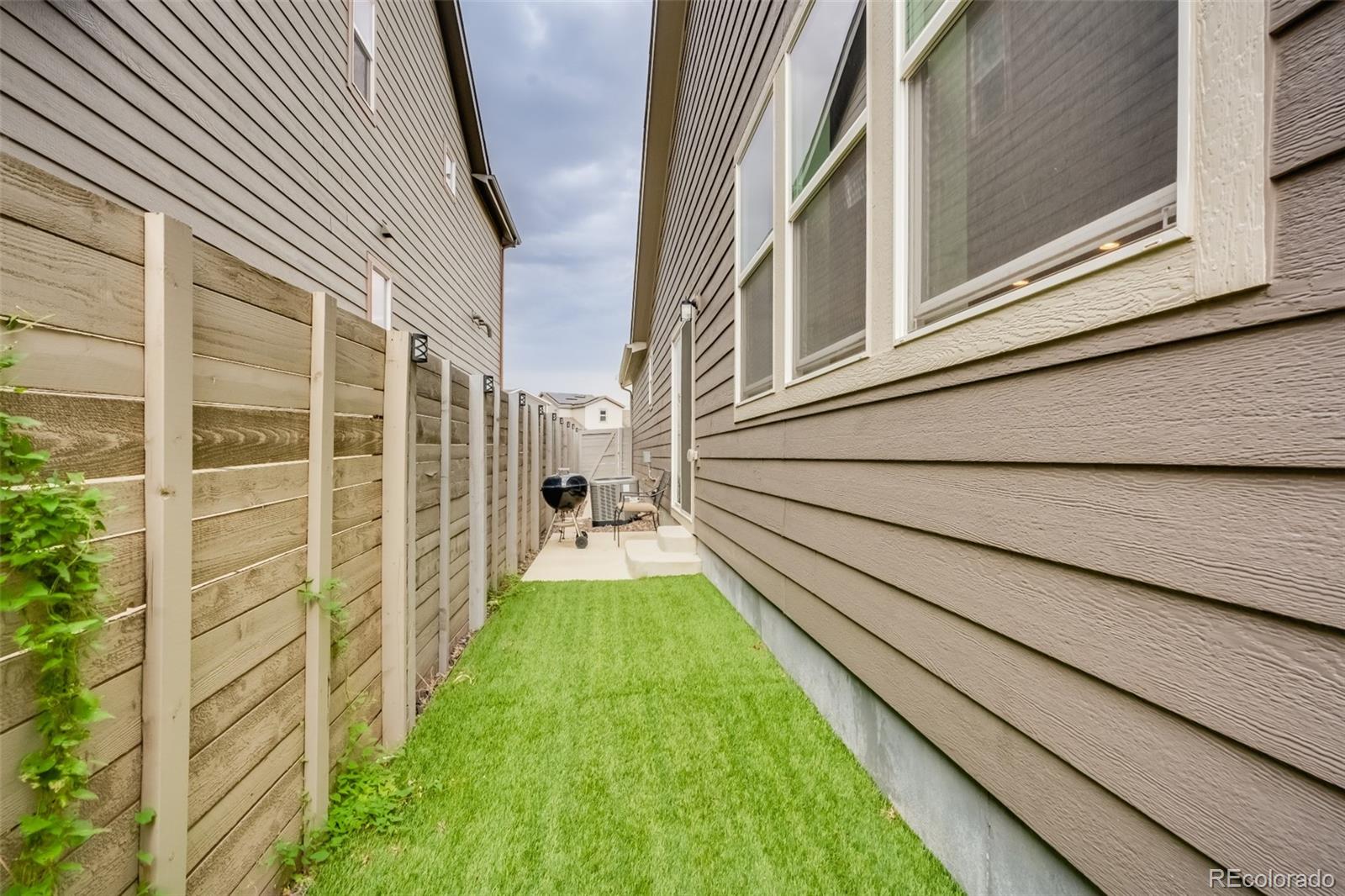 MLS Image #16 for 15747 e elk place,denver, Colorado