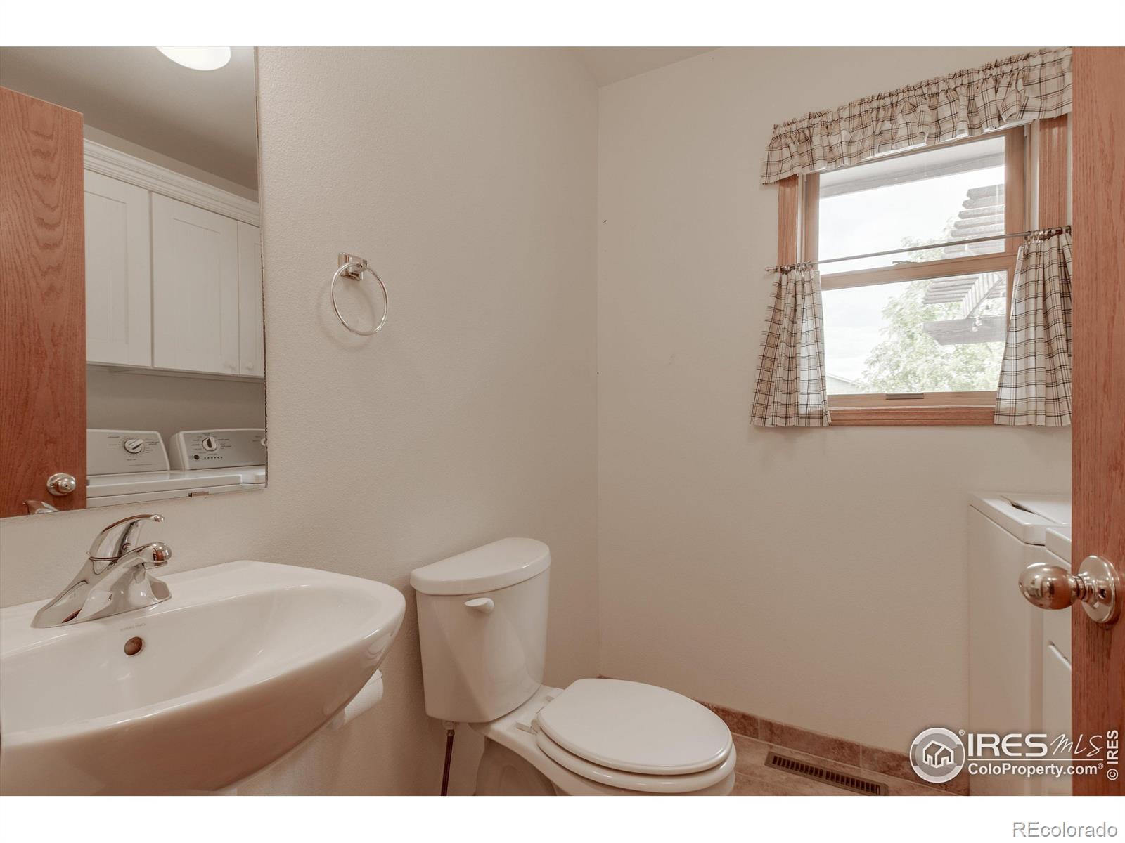 MLS Image #19 for 4445  crane court,loveland, Colorado