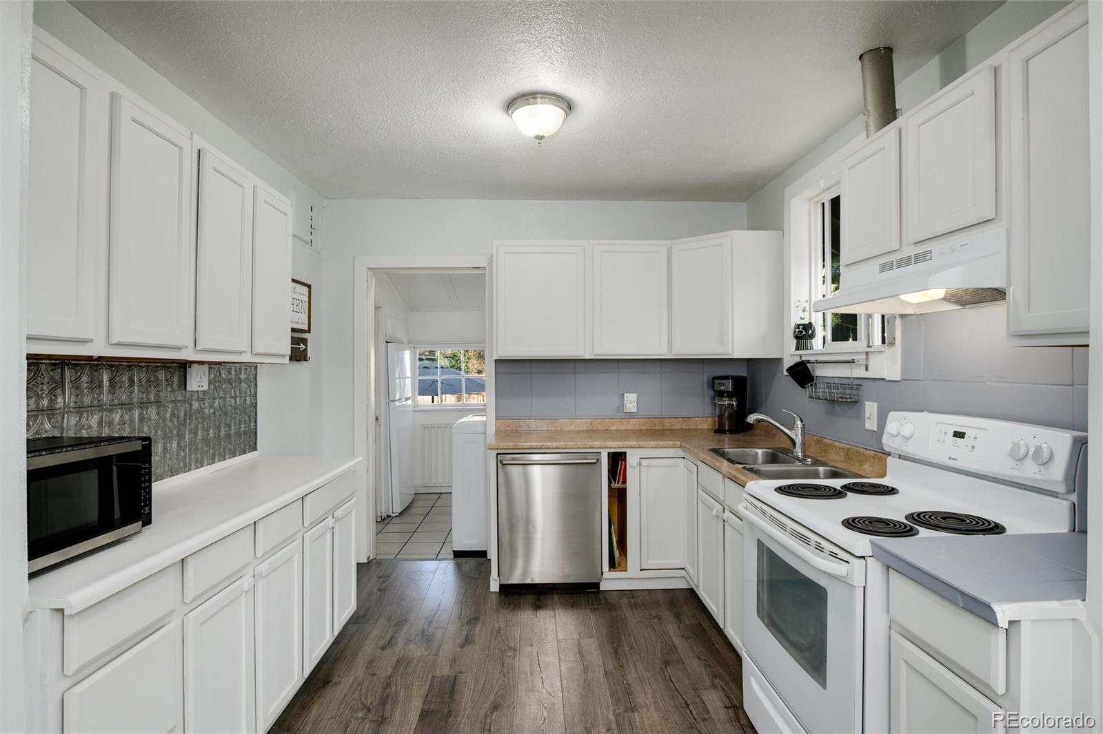 MLS Image #17 for 114  knox court,denver, Colorado