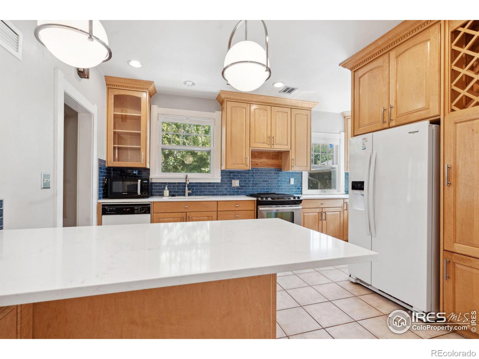 MLS Image #11 for 930 w 4th street,loveland, Colorado