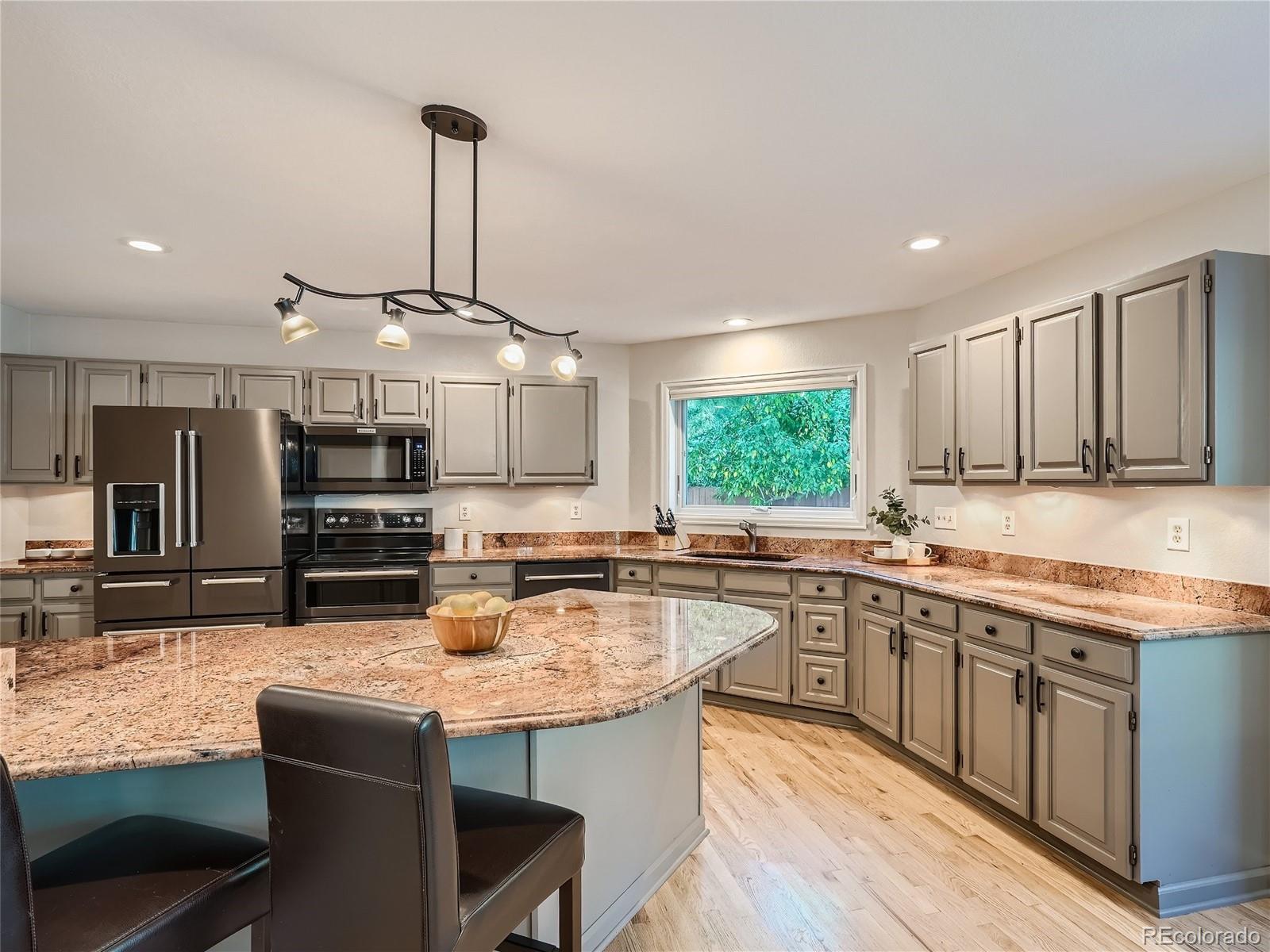 MLS Image #5 for 939 w alder street,louisville, Colorado