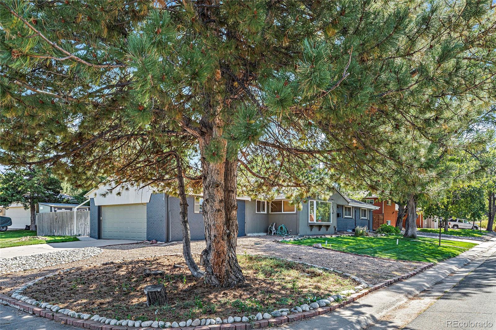 MLS Image #3 for 2272 s grape street,denver, Colorado