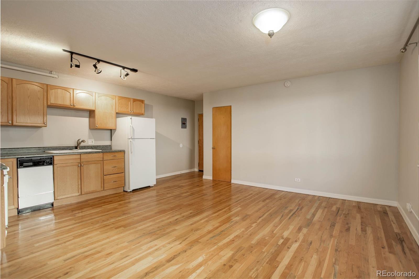 MLS Image #6 for 1101  bellaire street,denver, Colorado