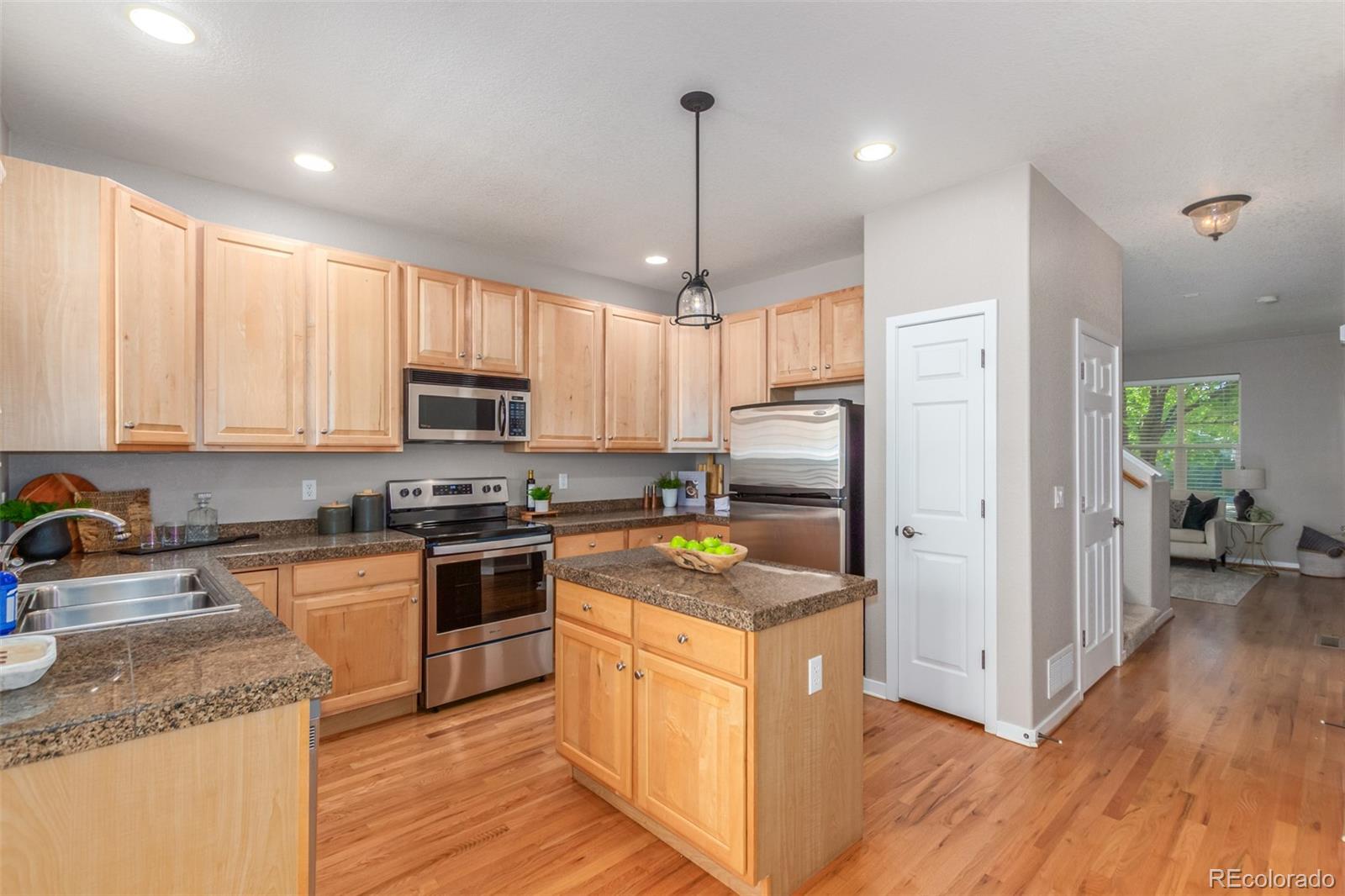 MLS Image #8 for 2830  syracuse court,denver, Colorado