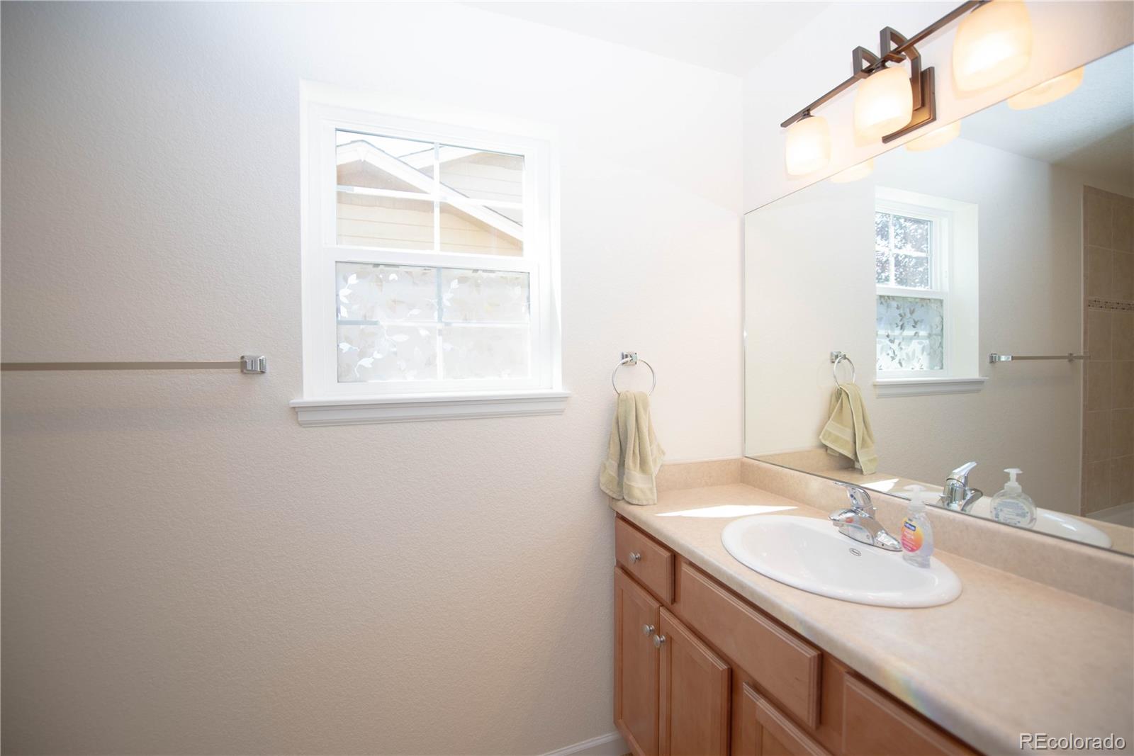 MLS Image #14 for 19073 e 22nd circle,aurora, Colorado