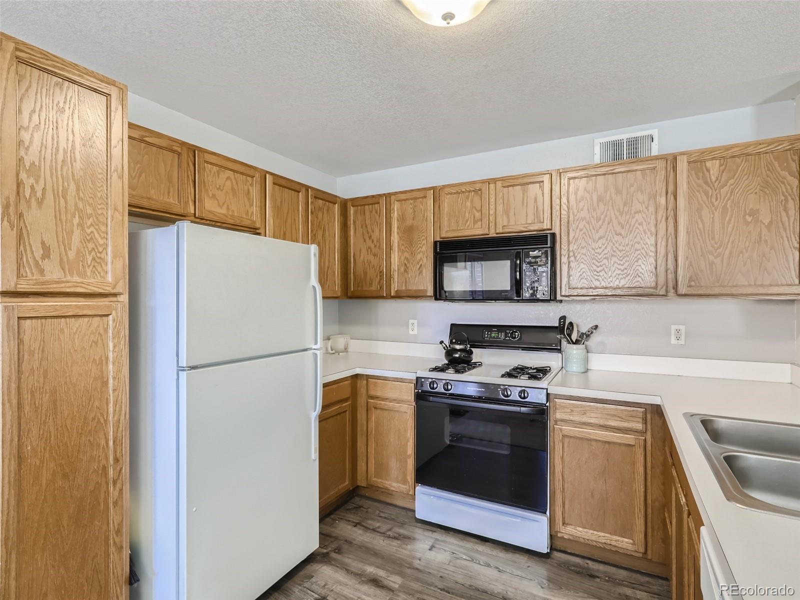 MLS Image #5 for 9934 e carolina circle,aurora, Colorado