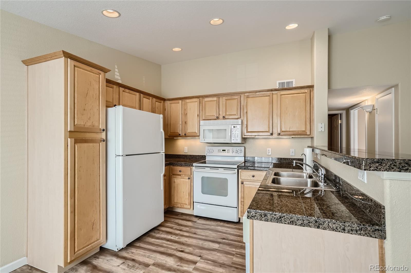 MLS Image #8 for 10165 e carolina place,aurora, Colorado