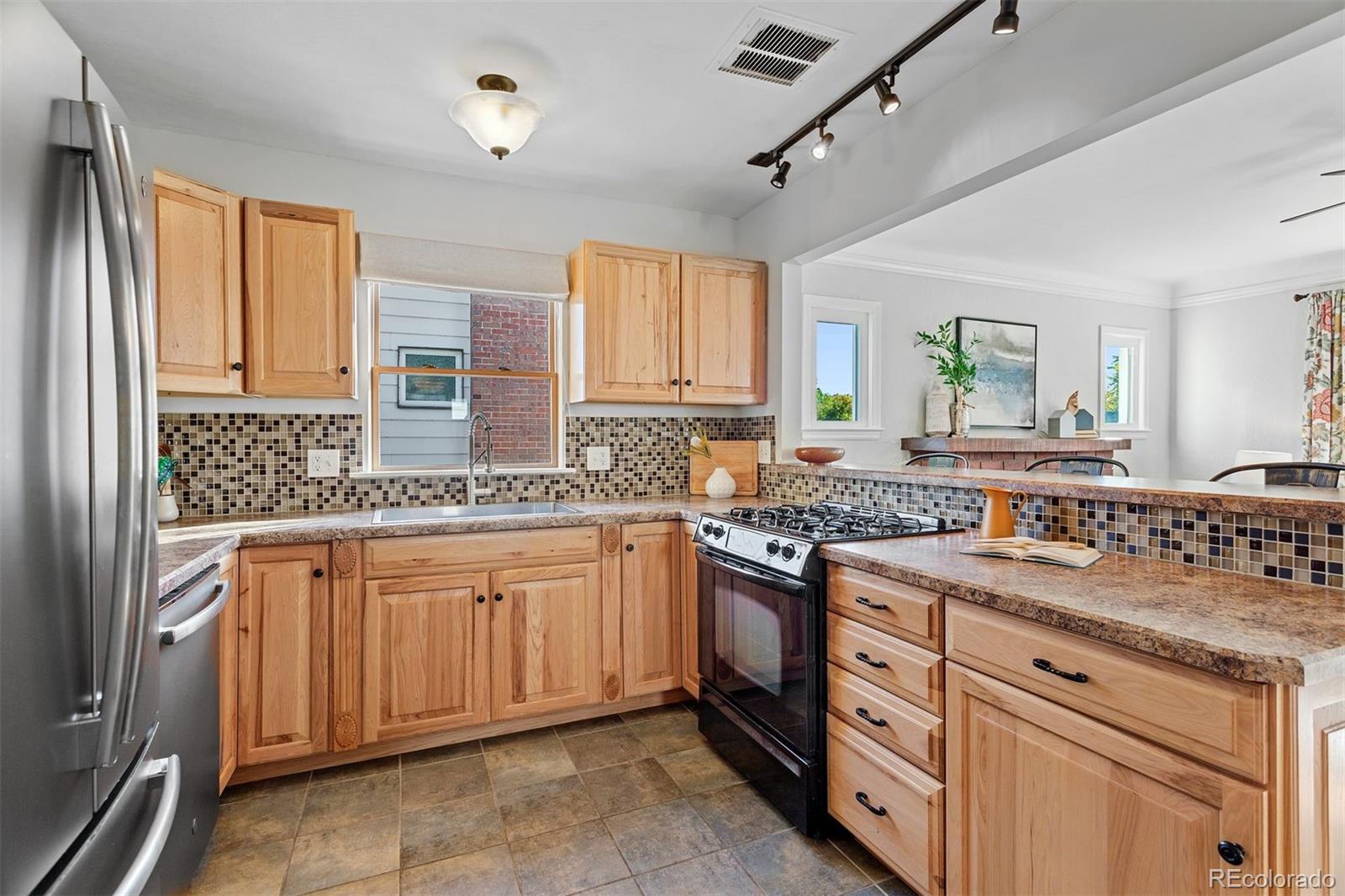 MLS Image #14 for 2530 s clarkson street,denver, Colorado