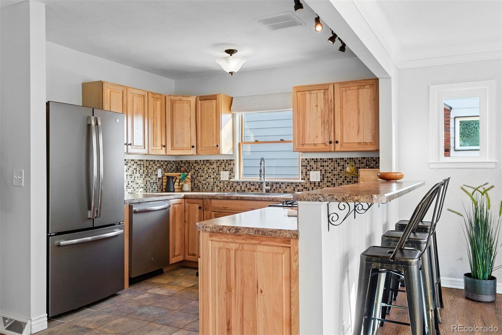 MLS Image #16 for 2530 s clarkson street,denver, Colorado