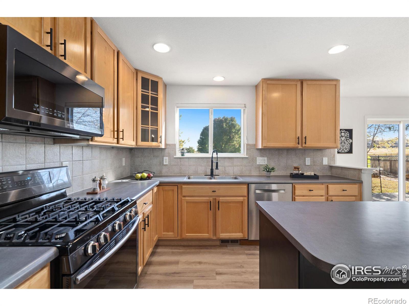 MLS Image #11 for 215  triangle drive,fort collins, Colorado