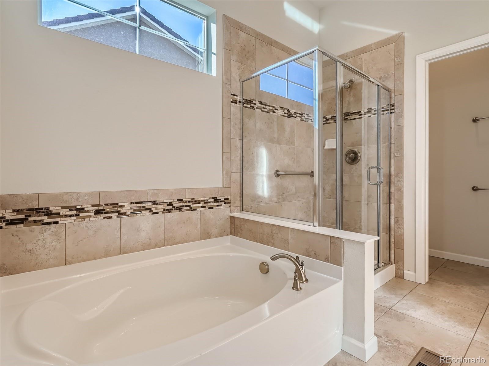 MLS Image #17 for 16082  torreys way,broomfield, Colorado