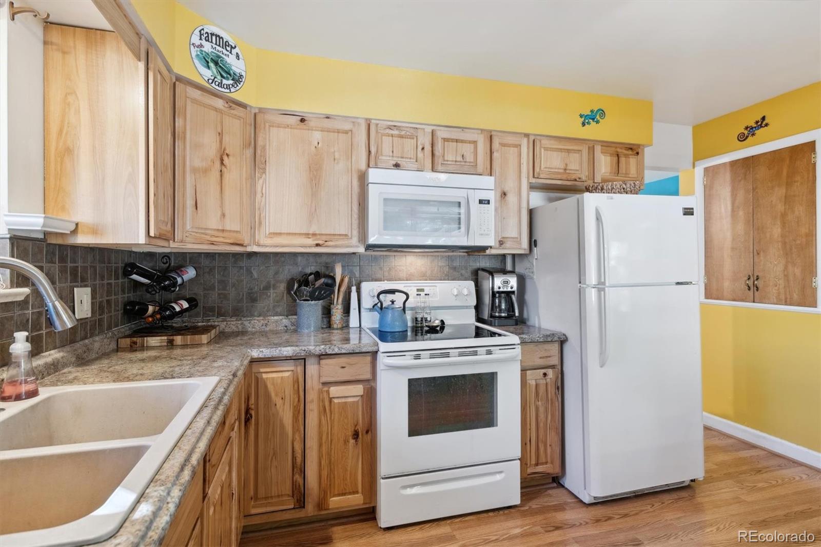 MLS Image #13 for 3930 s pearl street,englewood, Colorado